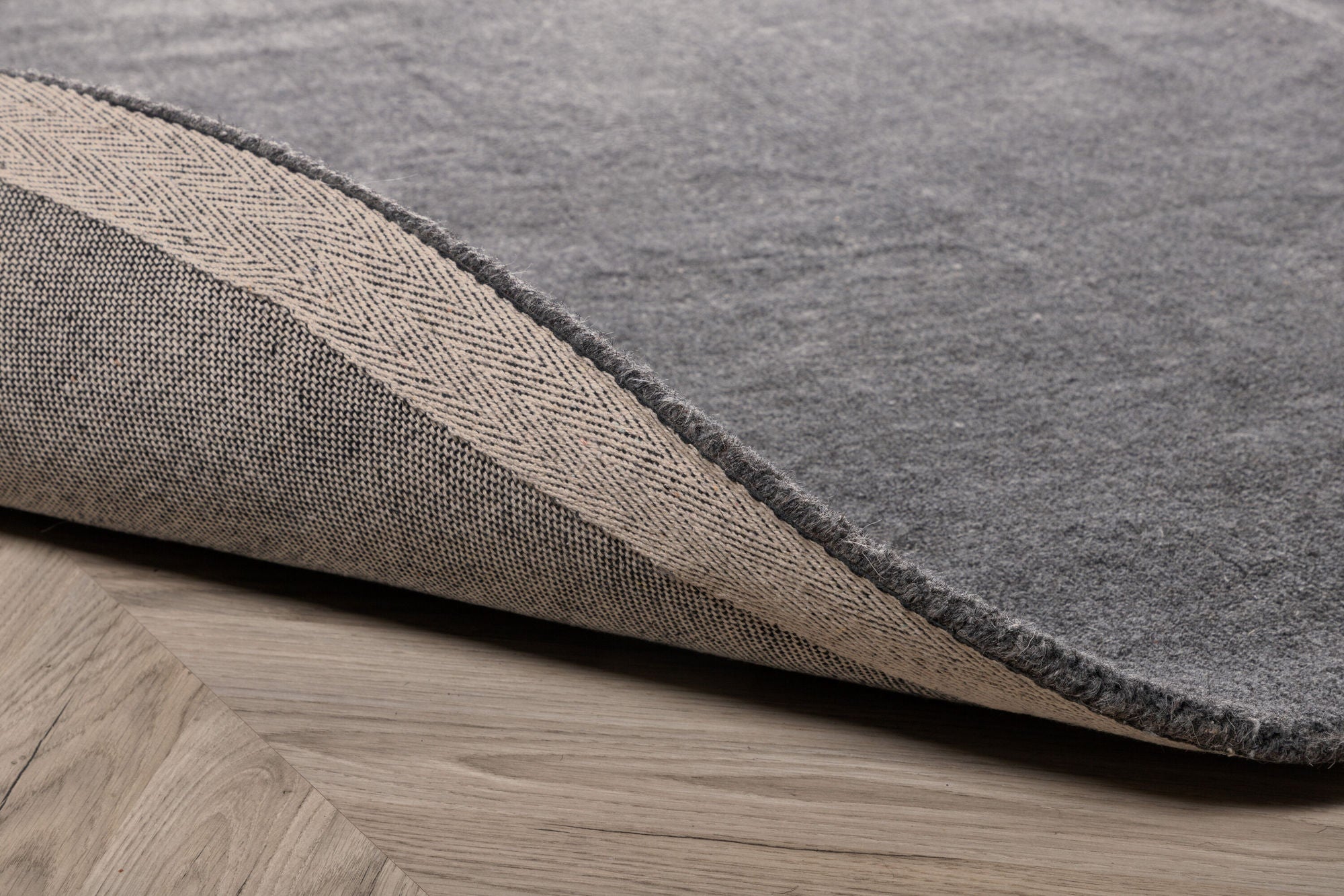Venture Home Ulla - Wool / Polyester Carpet - Dark Grey - ø200