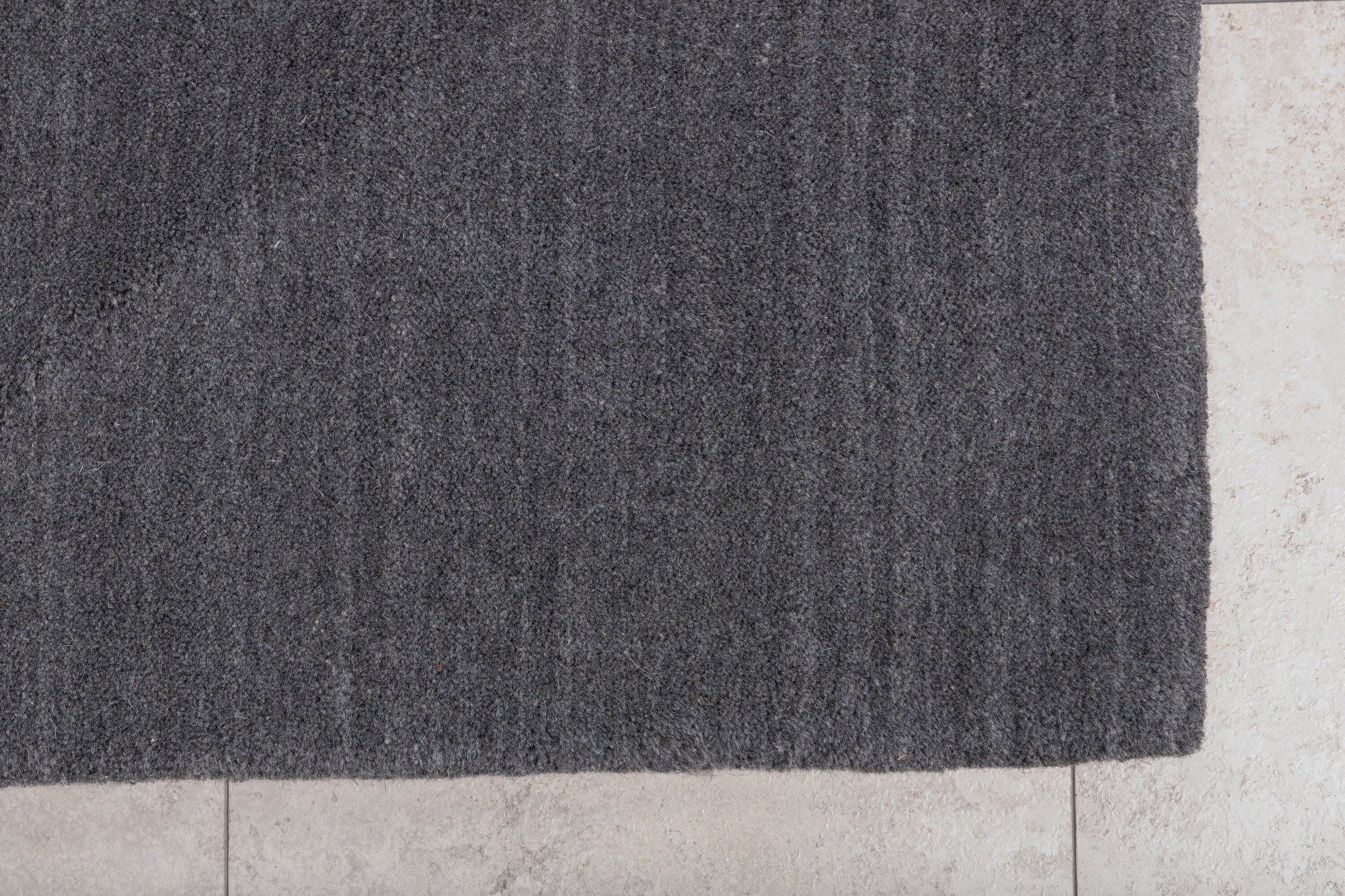 Venture Home Ulla - Wool / Polyester Carpet - Dark Grey - L250*B350
