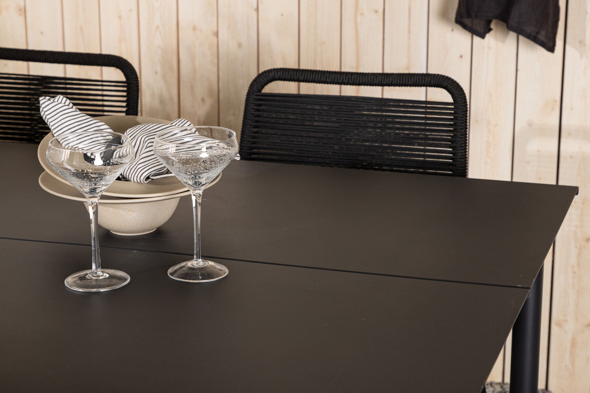 Venture Home Modena - spisebord- Black - Aluminium - 200*100cm +Lindos Stacking stol - Black Alu / Black Rope _6