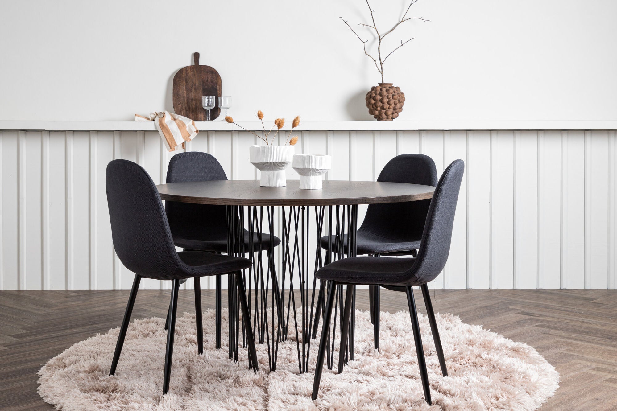 Venture Home Stone round spisebord - Black / Mocca Veneer +Polar Spisebordsstol - Black Legs - Black Fabric _4