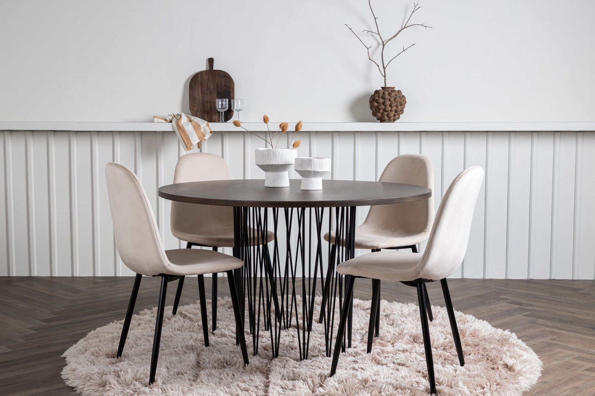Venture Home Stone round spisebord - Black / Mocca Veneer +Polar Spisebordsstol - Black legs / Beige Velvet _4