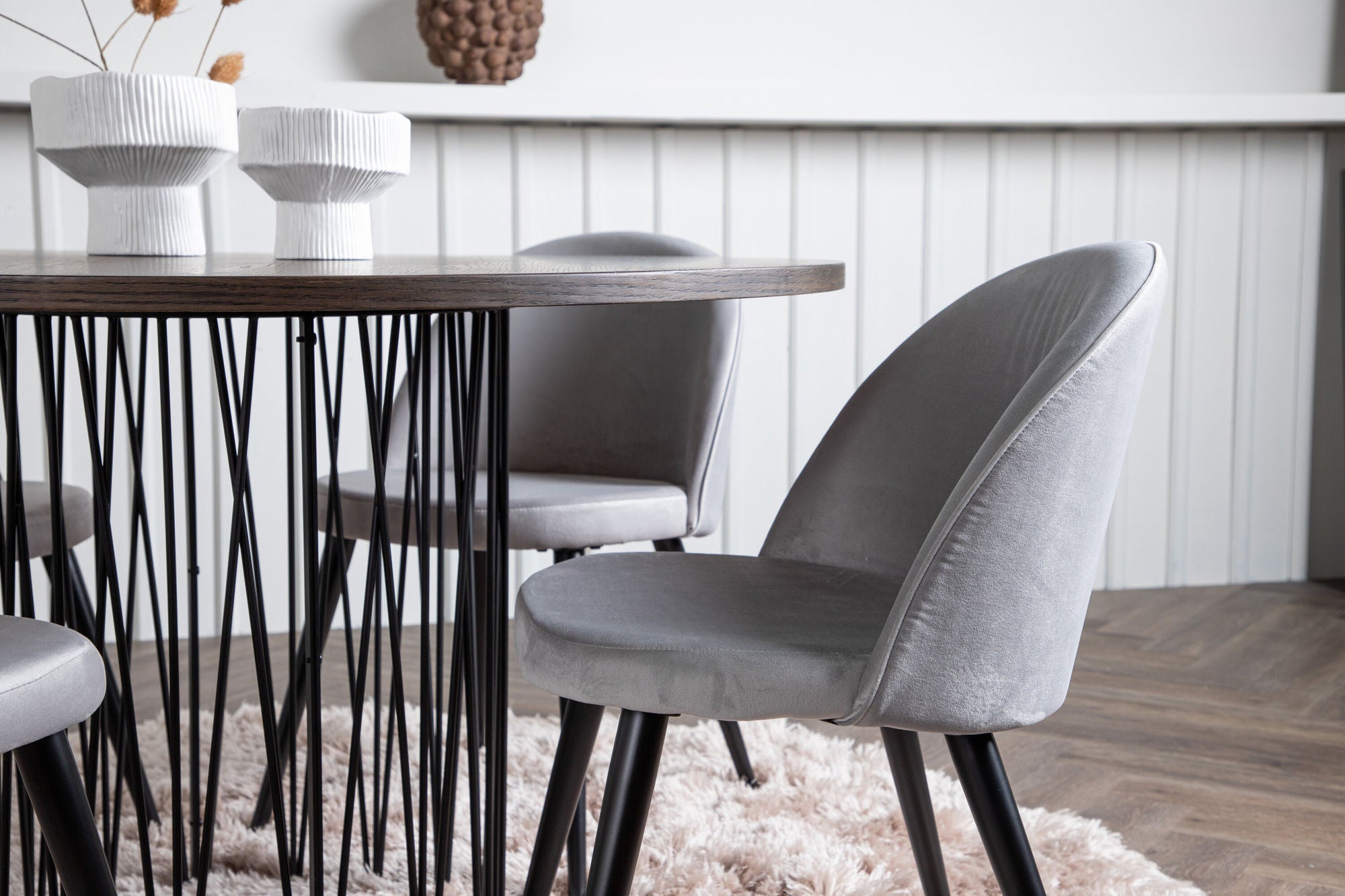 Venture Home Stone round spisebord - Black / Mocca Veneer +Velvet Spisebordsstol - Light Grey / Black _4