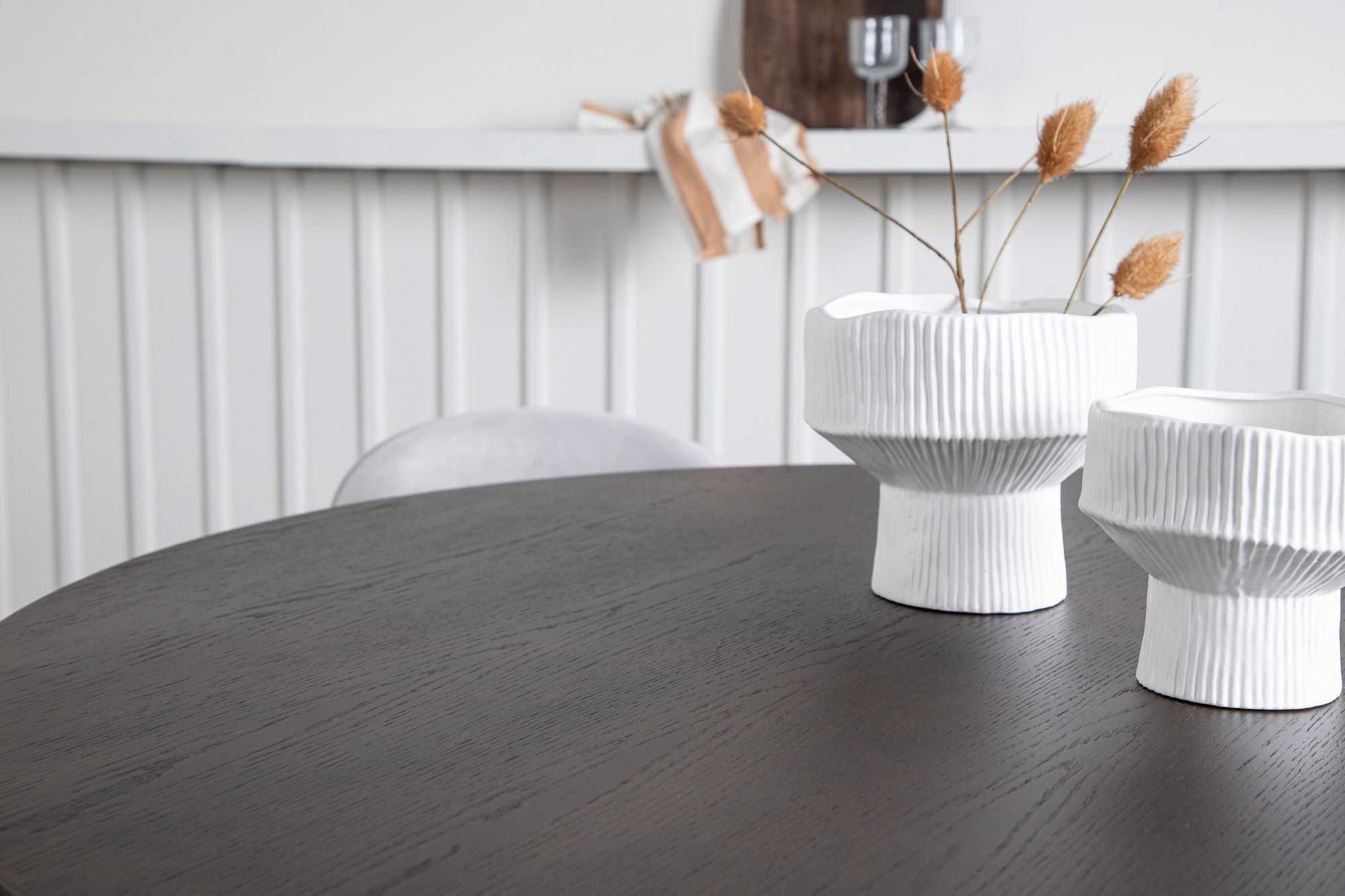 Venture Home Stone round spisebord - Black / Mocca Veneer +Velvet Spisebordsstol - Light Grey / Black _4