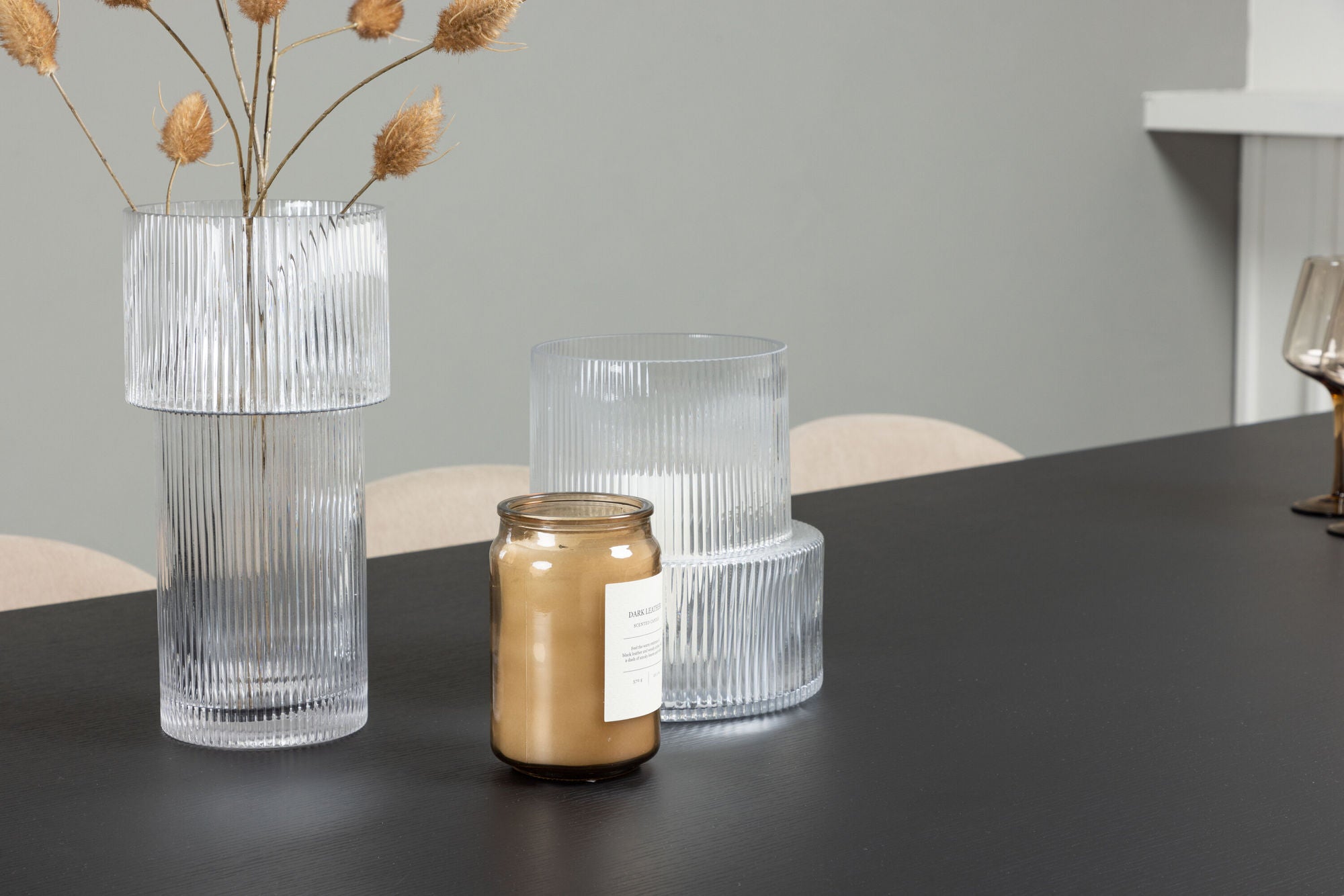 Venture Home Vail spisebord - Black / Smoked Black MDF +Velvet Stitches stol - Black / Beige Fabric (Polyester linen ) _6
