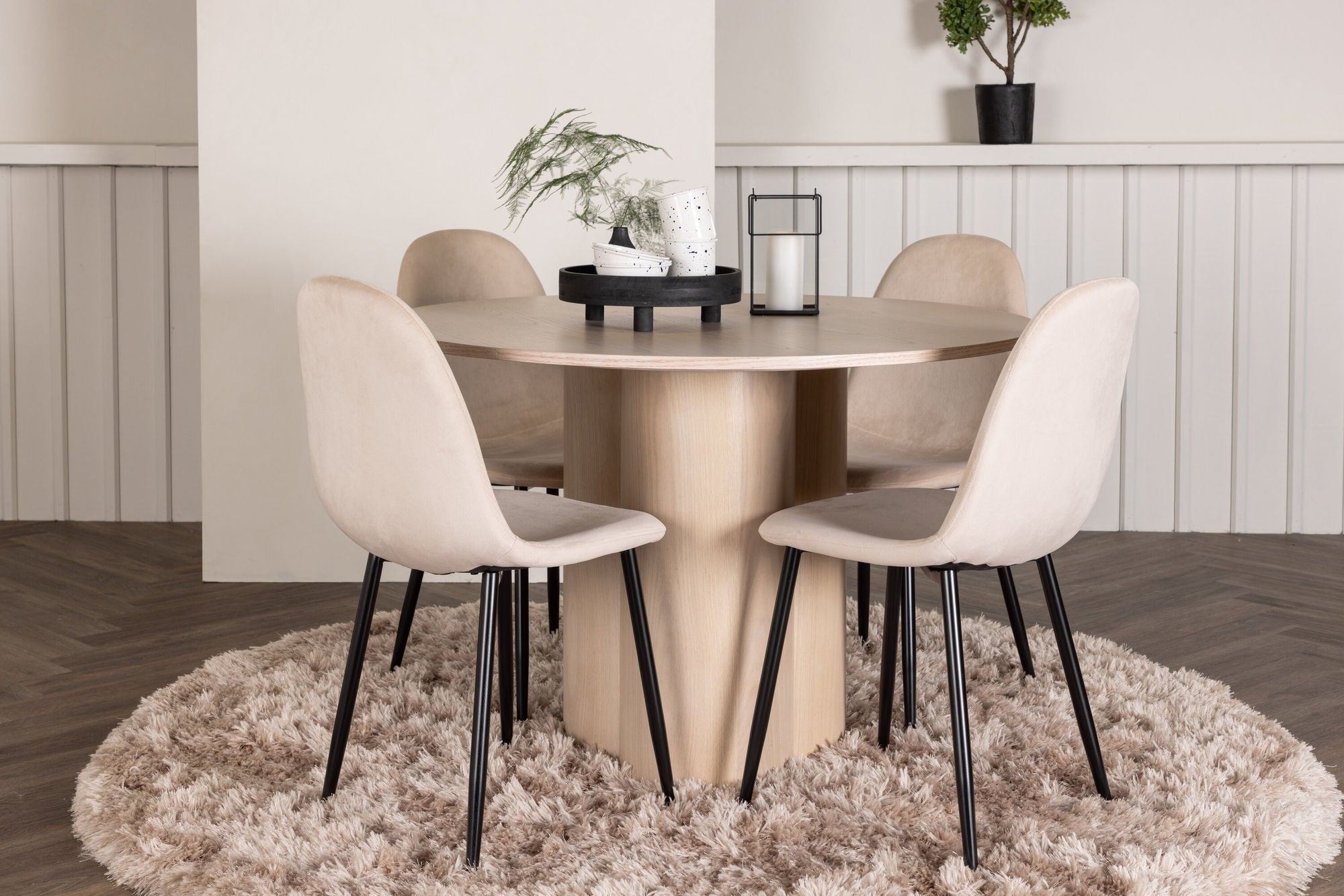 Venture Home OliviaDiningbord-WhiteWashVeneer+PolarDiningstol-Blacklegs/BeigeVelvet_4