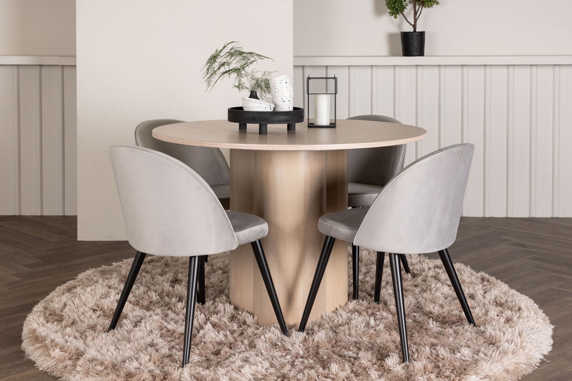 Venture Home OliviaDiningbord-WhiteWashVeneer+VelvetDiningstol-LightGrey/Black_4