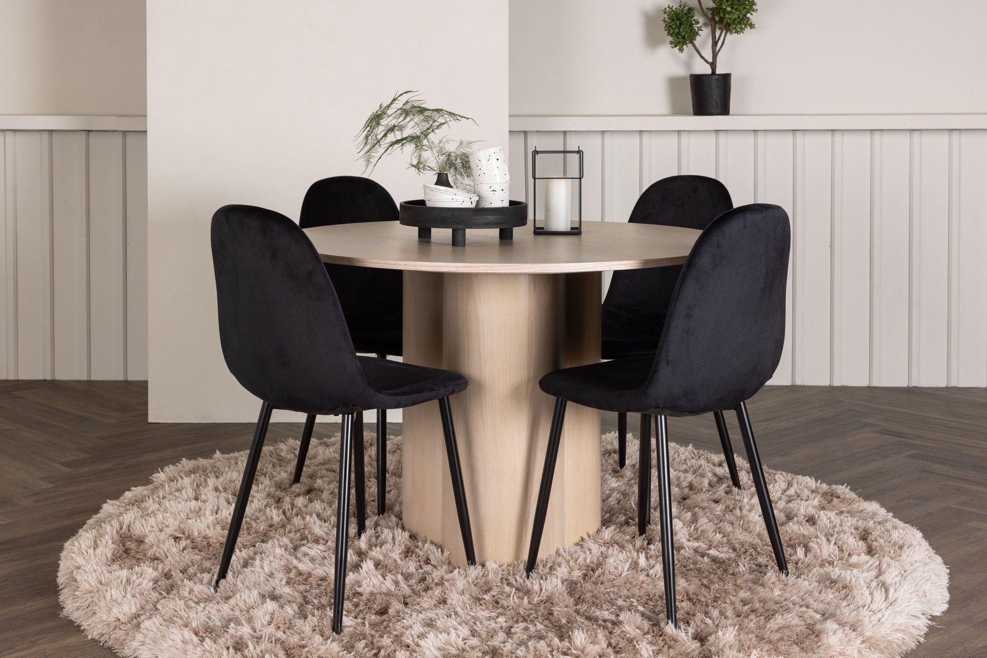 Venture Home OliviaDiningbord-WhiteWashVeneer+PolarDiningstol-Blacklegs/BlackVelvet_4