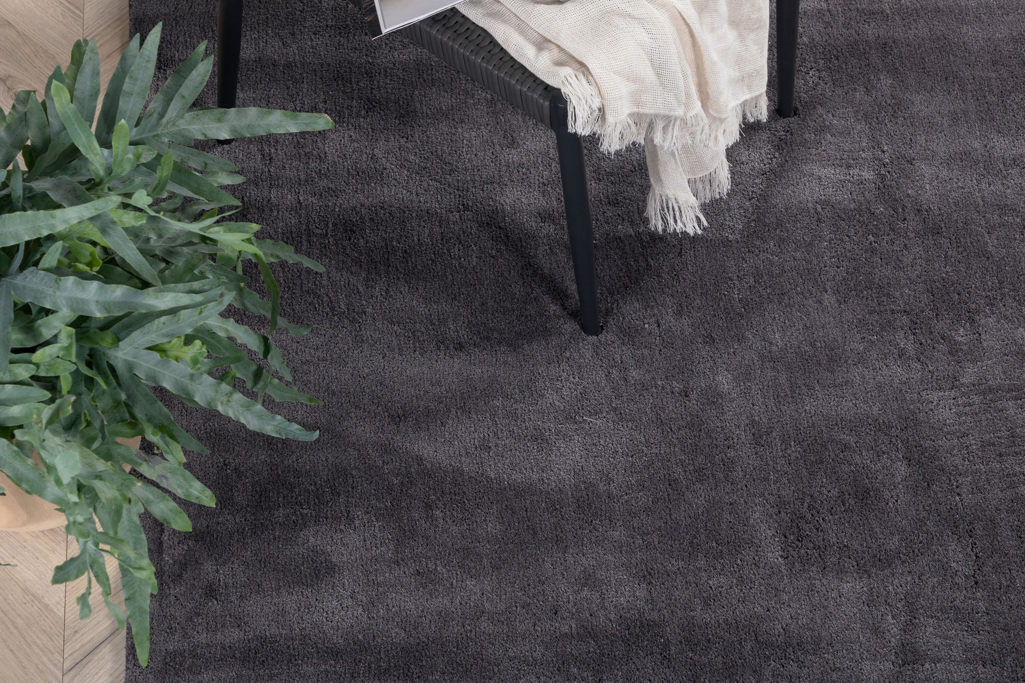 Venture Home Undra Viscose Carpet 250*350 Dark Grey