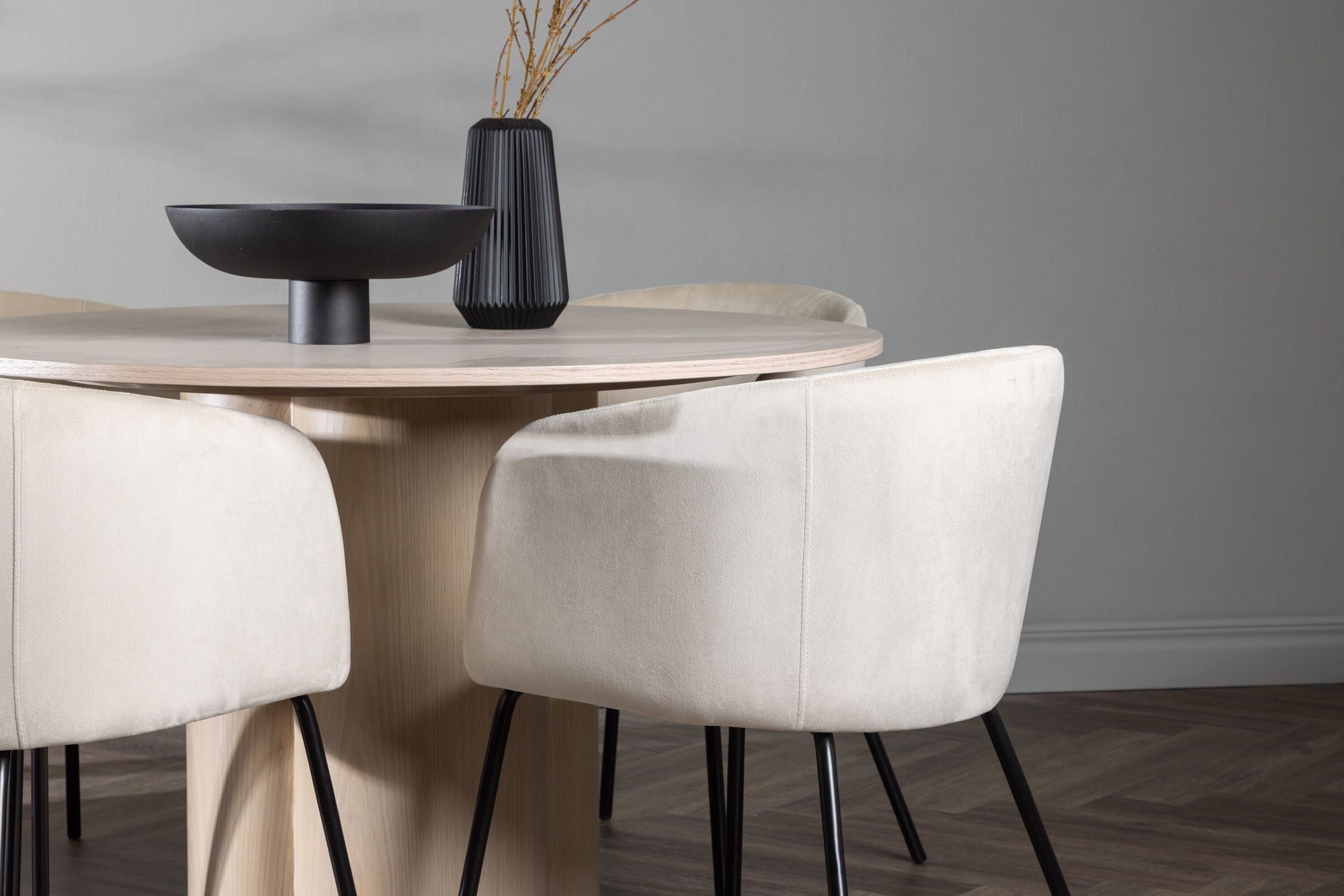 Venture Home OliviaDiningbord-WhiteWashVeneer+Beritstol-Black/BeigeVelvet_4