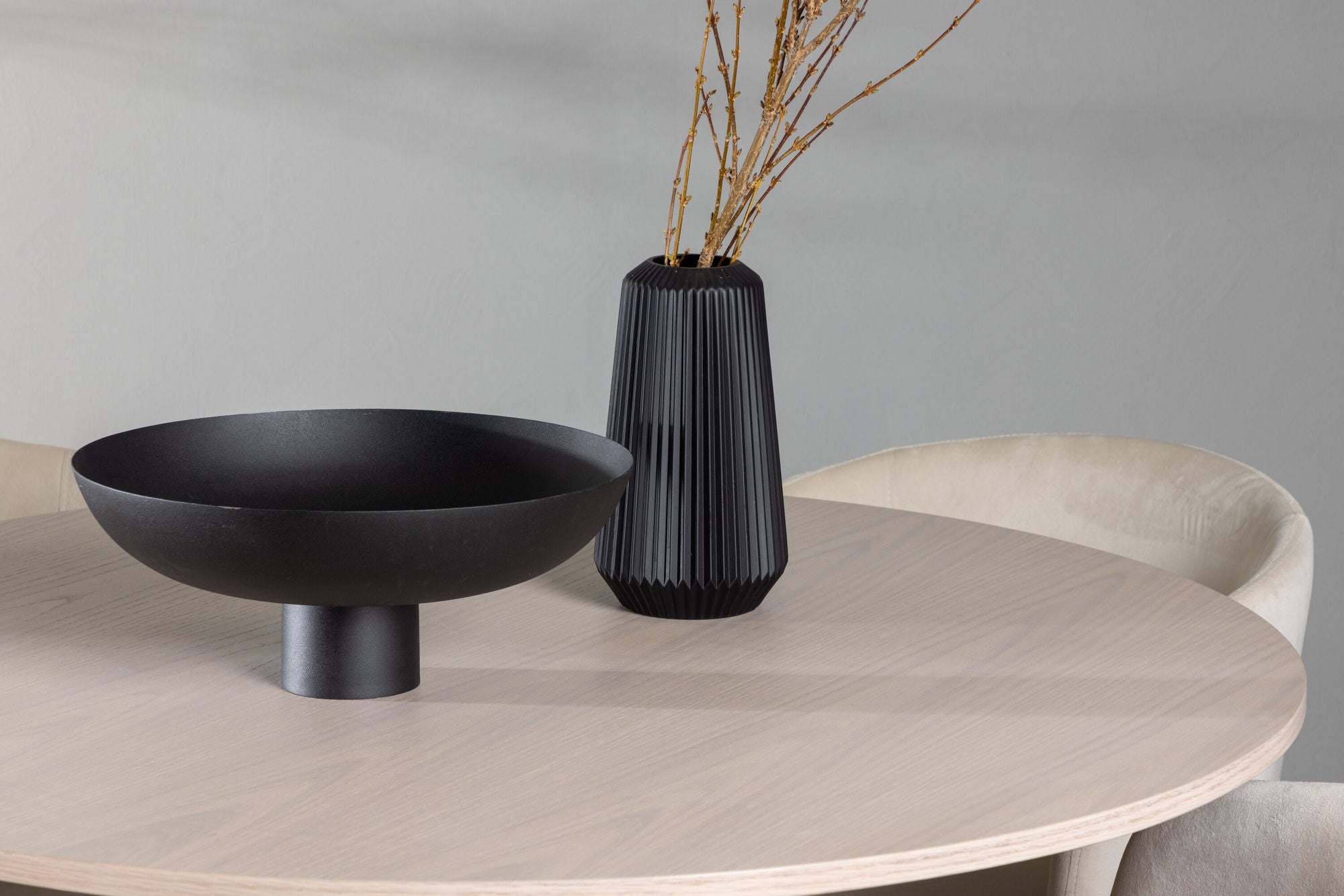 Venture Home OliviaDiningbord-WhiteWashVeneer+Beritstol-Black/BeigeVelvet_4