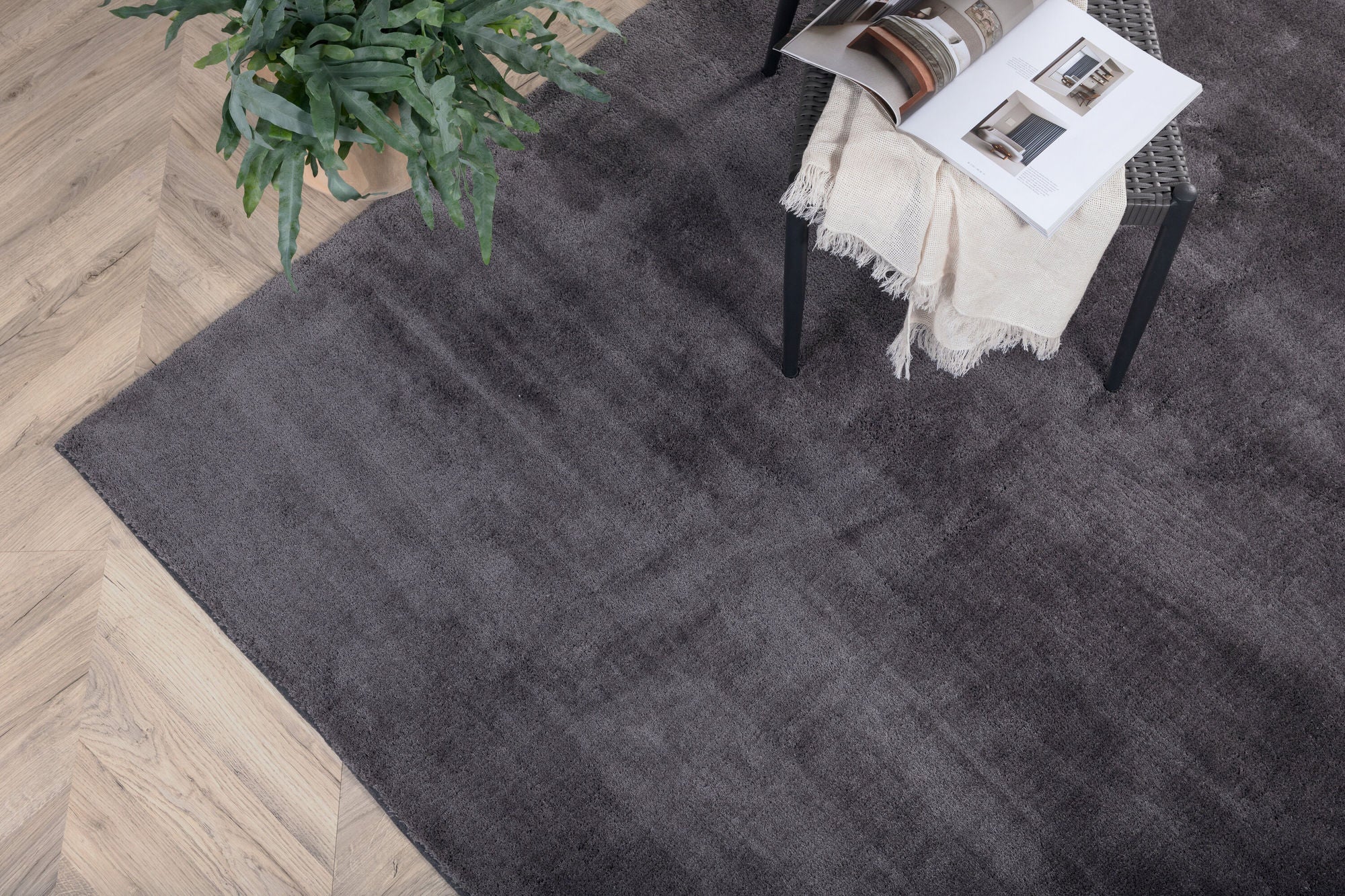 Venture Home Undra Viscose Carpet 200*300 Dark Grey