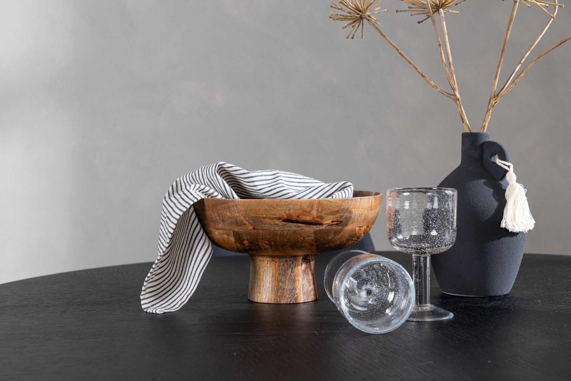 Venture Home Copenhagen spisebord - Black / Black Veneer +Polar Spisebordsstol - Black Legs - Black Fabric _4