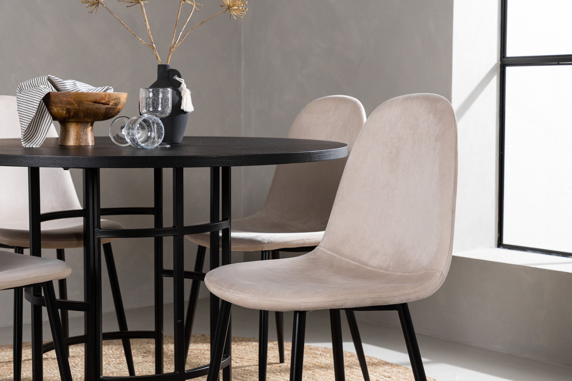 Venture Home Copenhagen spisebord - Black / Black Veneer +Polar Spisebordsstol - Black legs / Beige Velvet _4