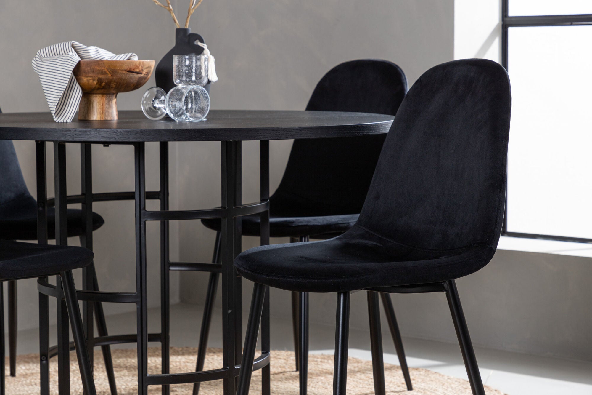 Venture Home Copenhagen spisebord - Black / Black Veneer +Polar Spisebordsstol - Black legs / Black Velvet _4