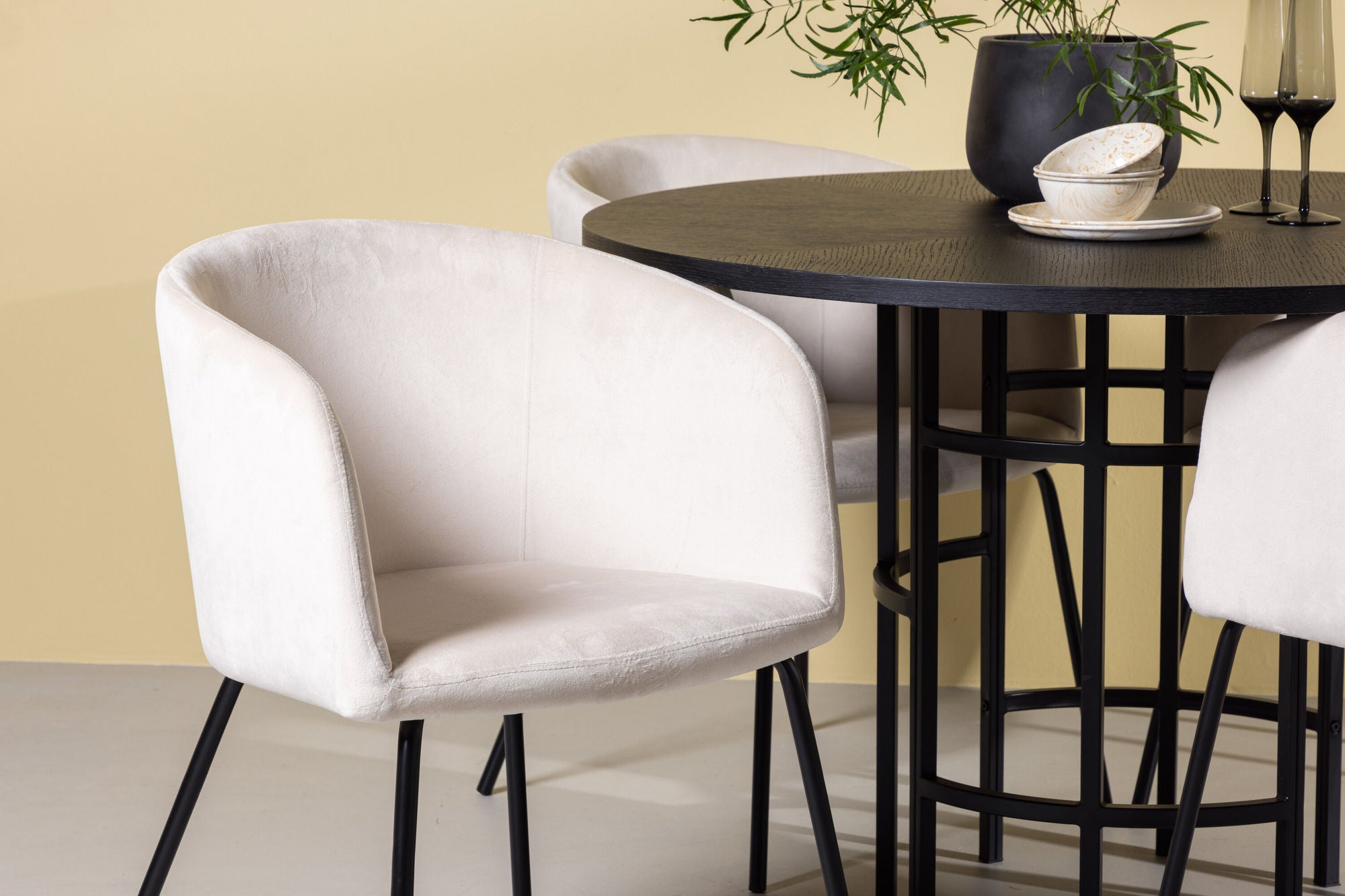 Venture Home Copenhagen spisebord - Black / Black Veneer +Berit stol - Black / Beige Velvet _4