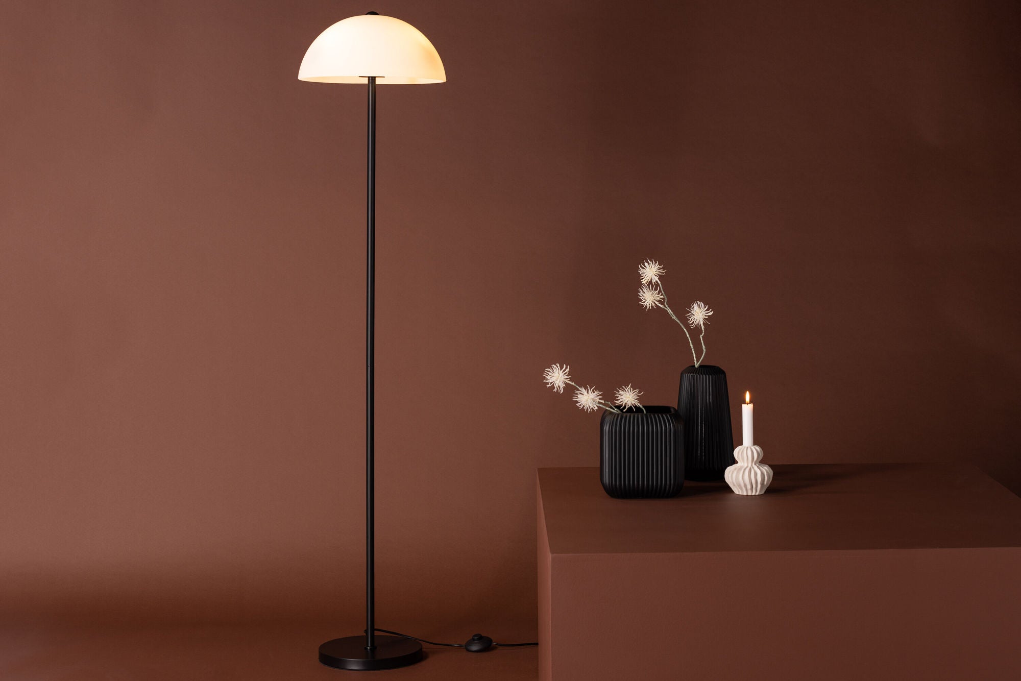 Venture Home Ferrand Floor lampe - Black / White glass