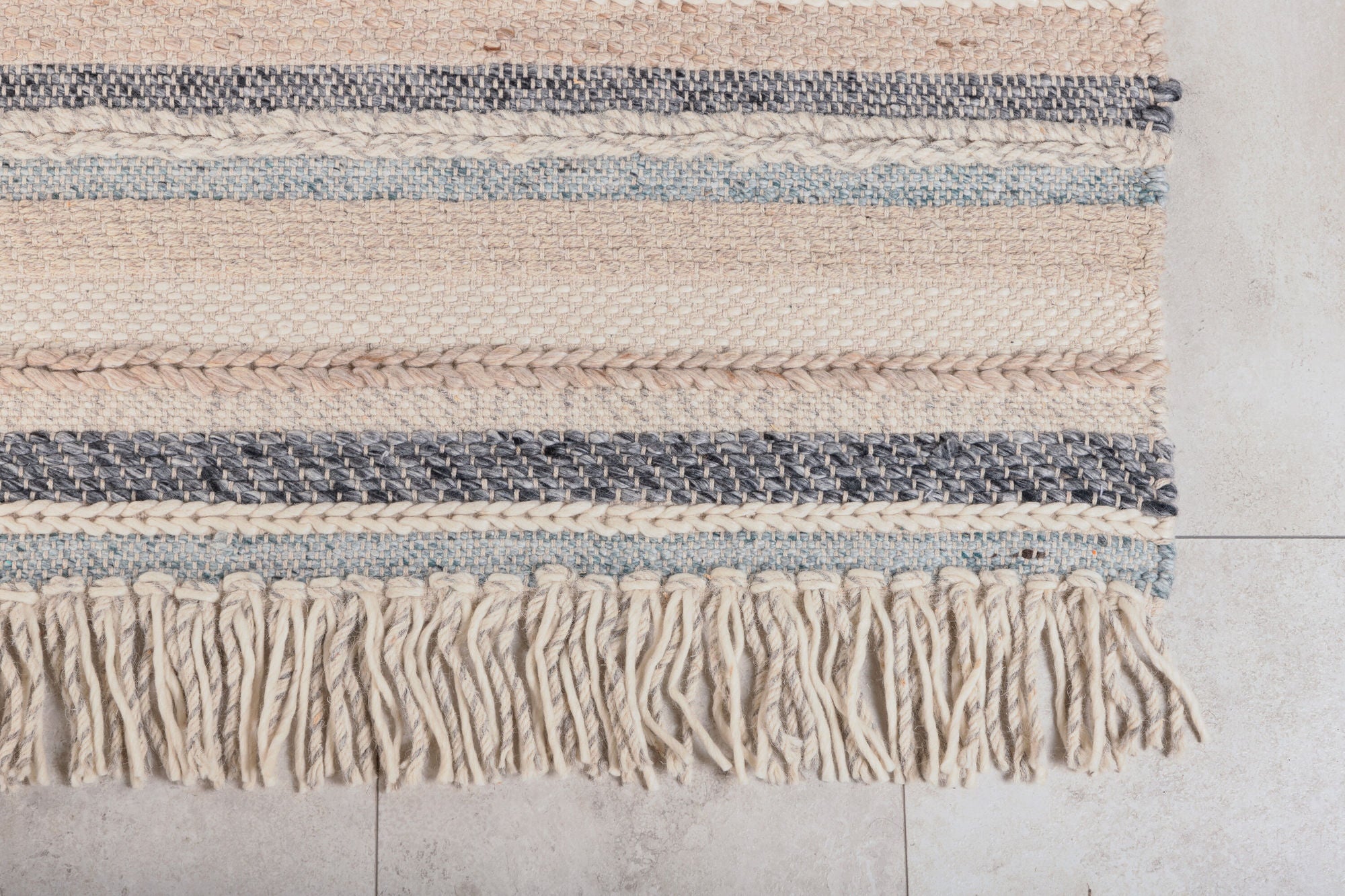 Venture Home Gudha Wool Carpet - 170*240 - Beige / blue