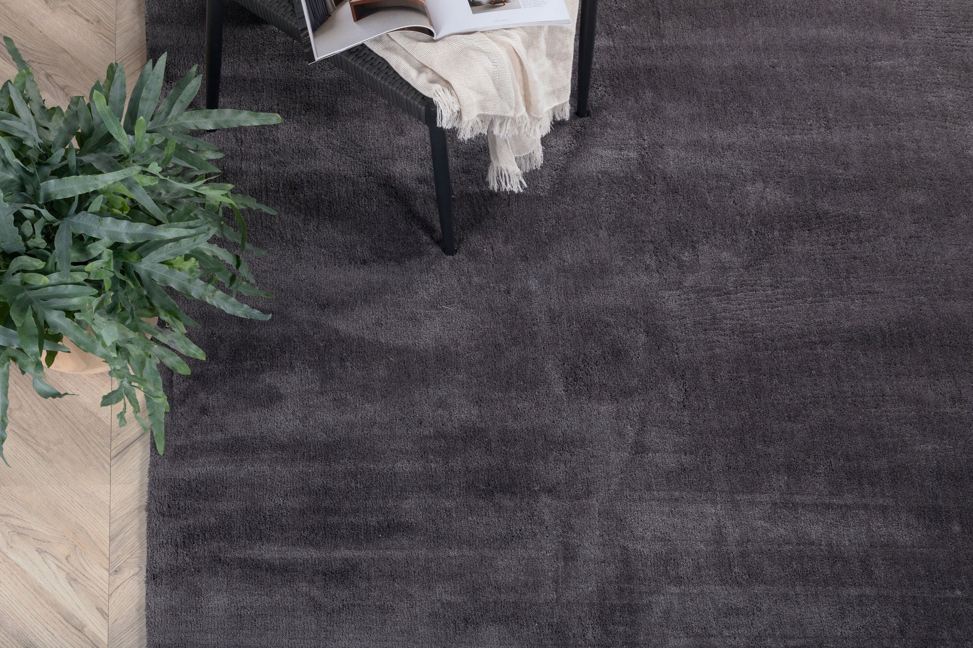 Venture Home Undra Viscose Carpet 170*240 Dark Grey