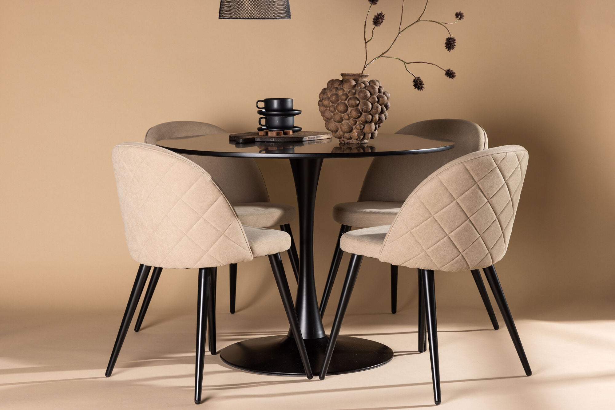 Venture Home Glade spisebord - Black / Black MDF +Velvet Stitches stol - Black / Beige Fabric (Polyester linen ) _4