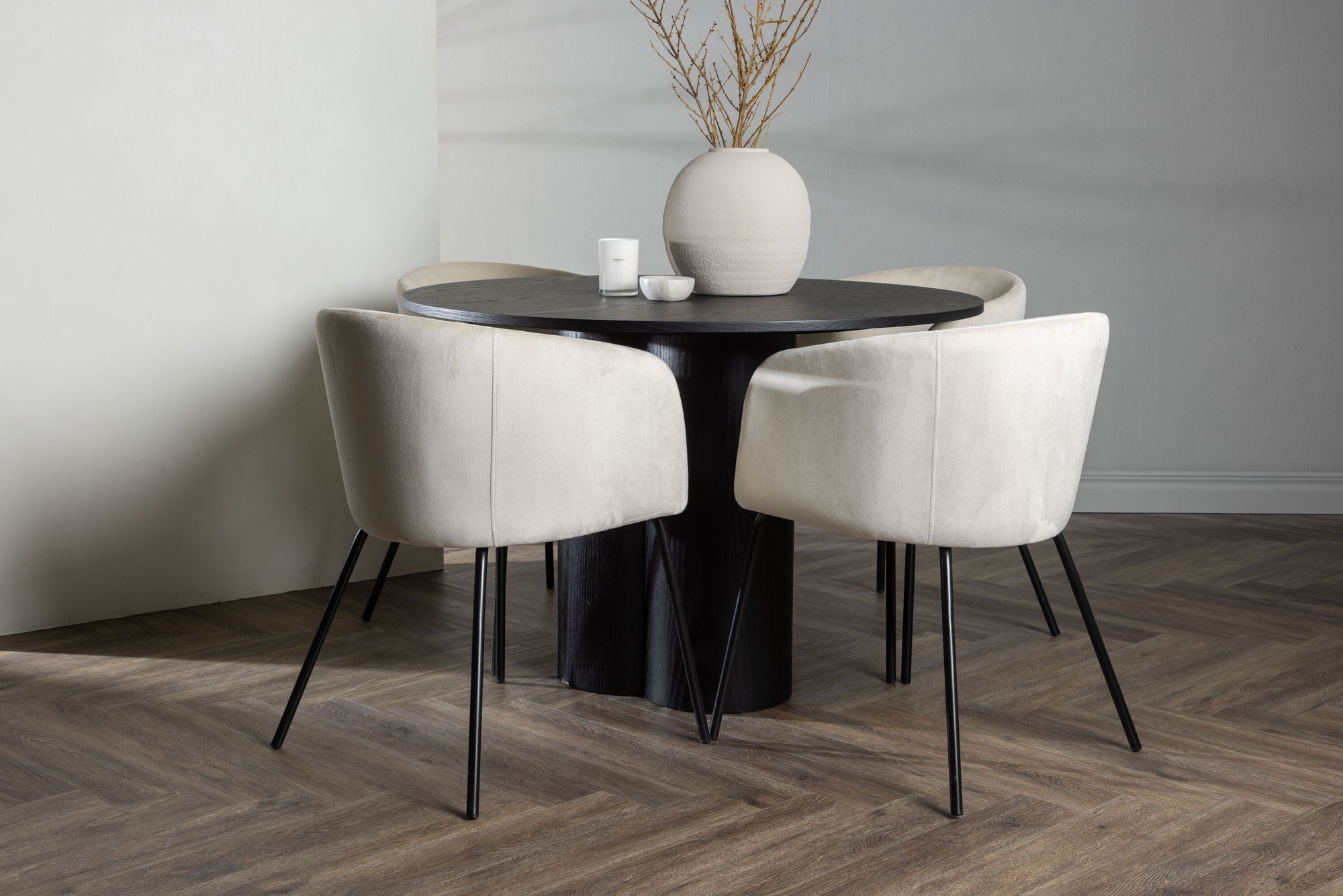 Venture Home OliviaDiningbord-Black/BlackVeneer+Beritstol-Black/BeigeVelvet_4