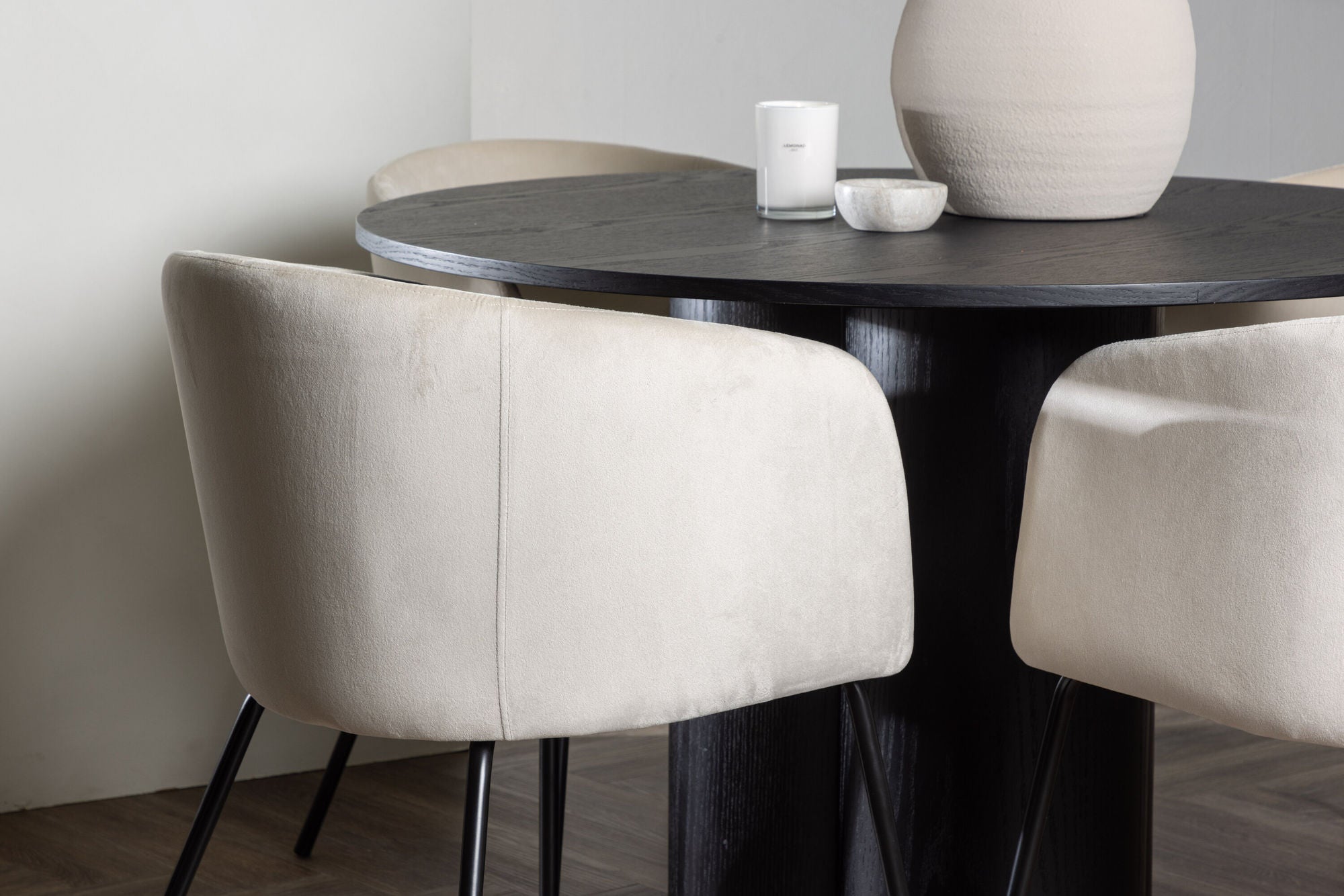 Venture Home OliviaDiningbord-Black/BlackVeneer+Beritstol-Black/BeigeVelvet_4