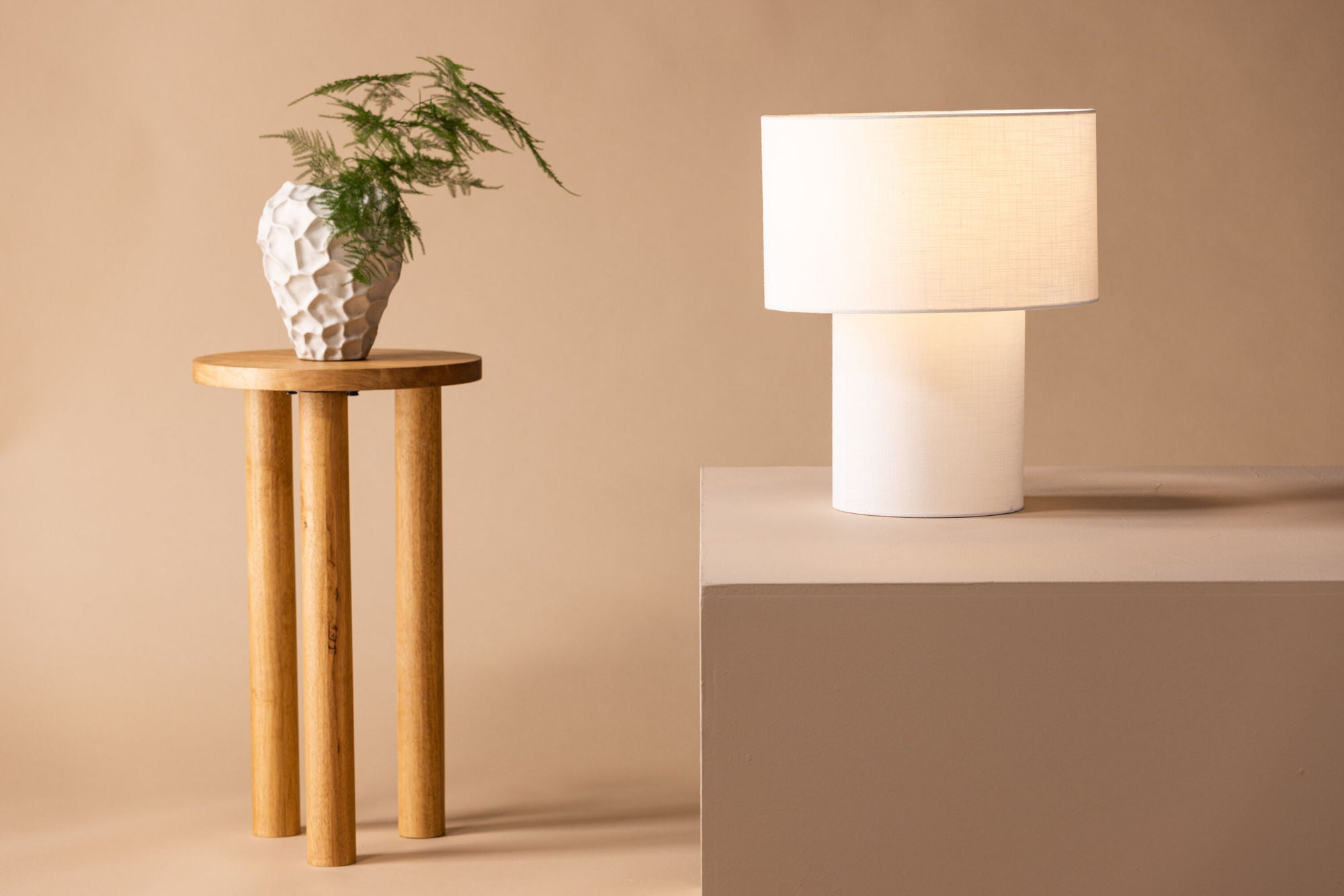 Venture Home Globia bord lampe - White