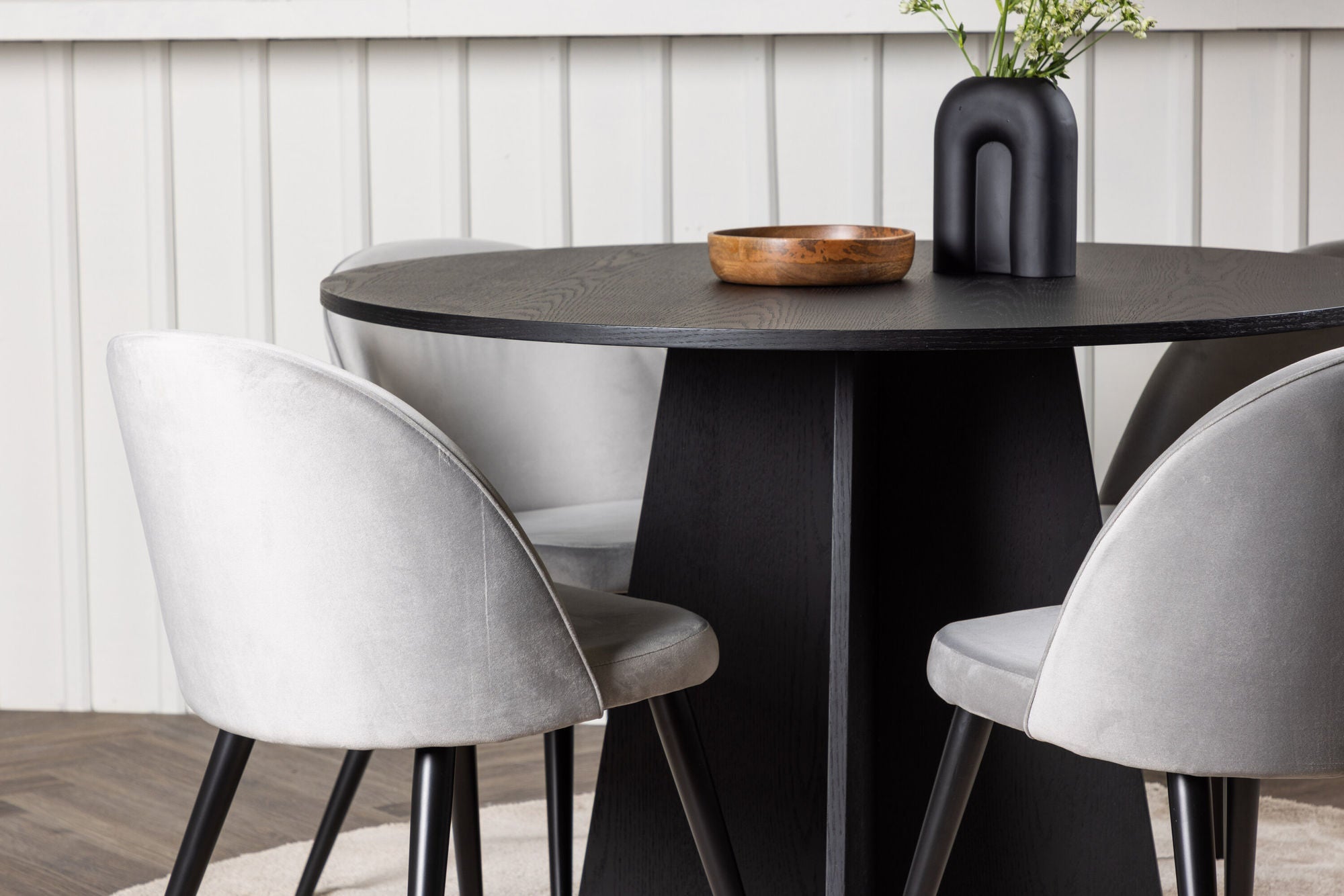 Venture Home Bootcut rund spisebord - Black / Black Fanéer +Velvet Spisebordsstol - Light Grey / Black _4