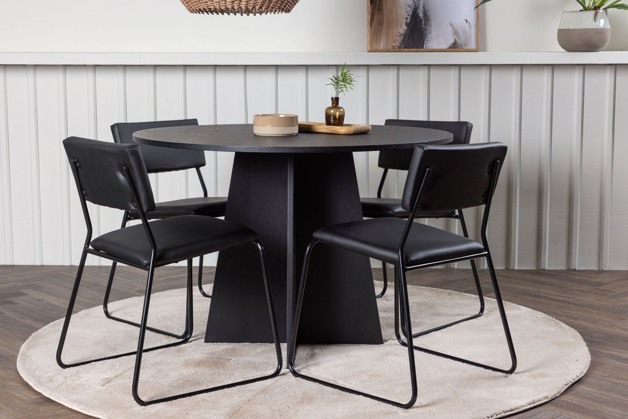 Venture Home Bootcut rund spisebord - Black / Black Fanéer +Kenth stol - Black / Black PU _4
