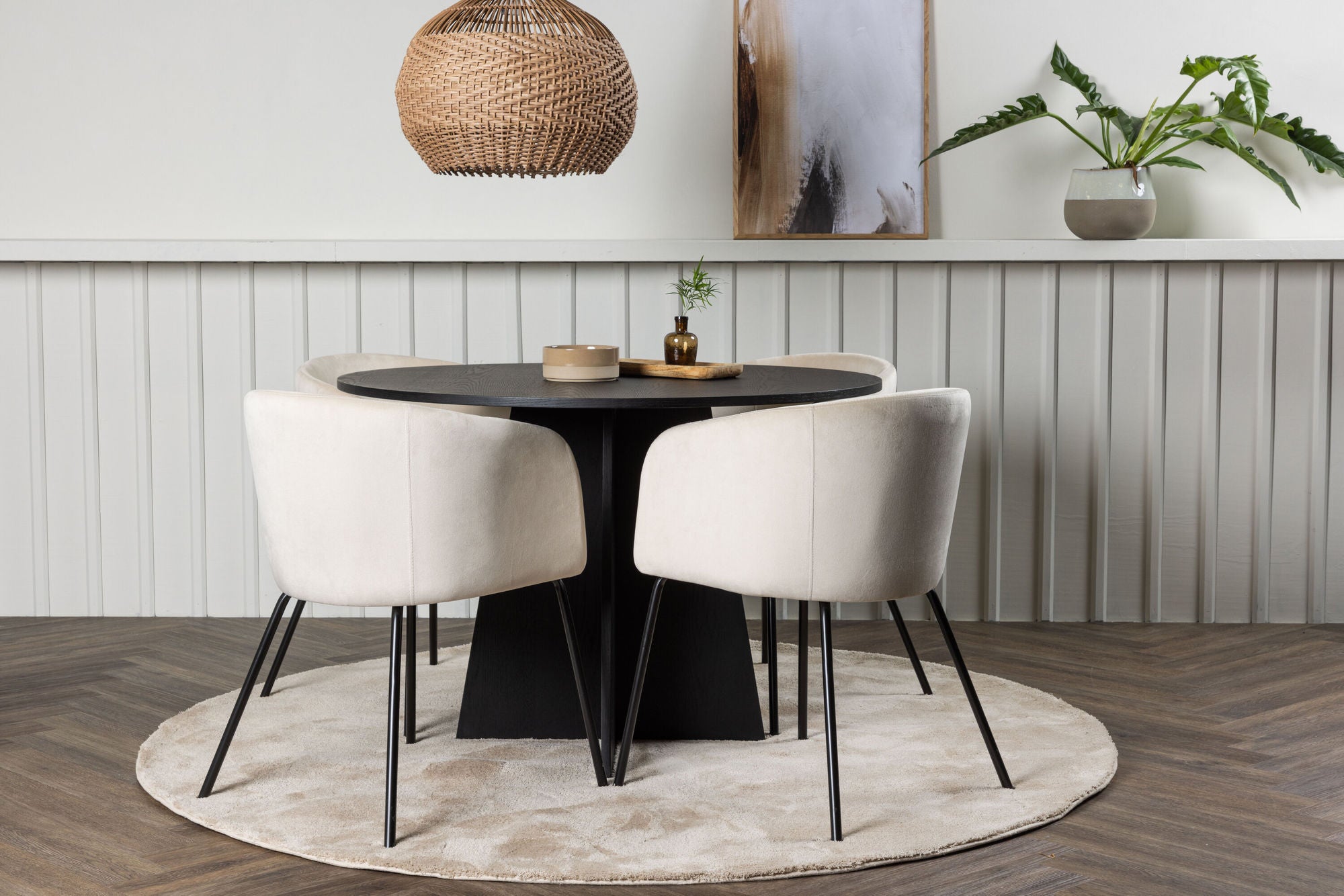 Venture Home Bootcut rund spisebord - Black / Black Fanéer +Berit stol - Black / Beige Velvet _4