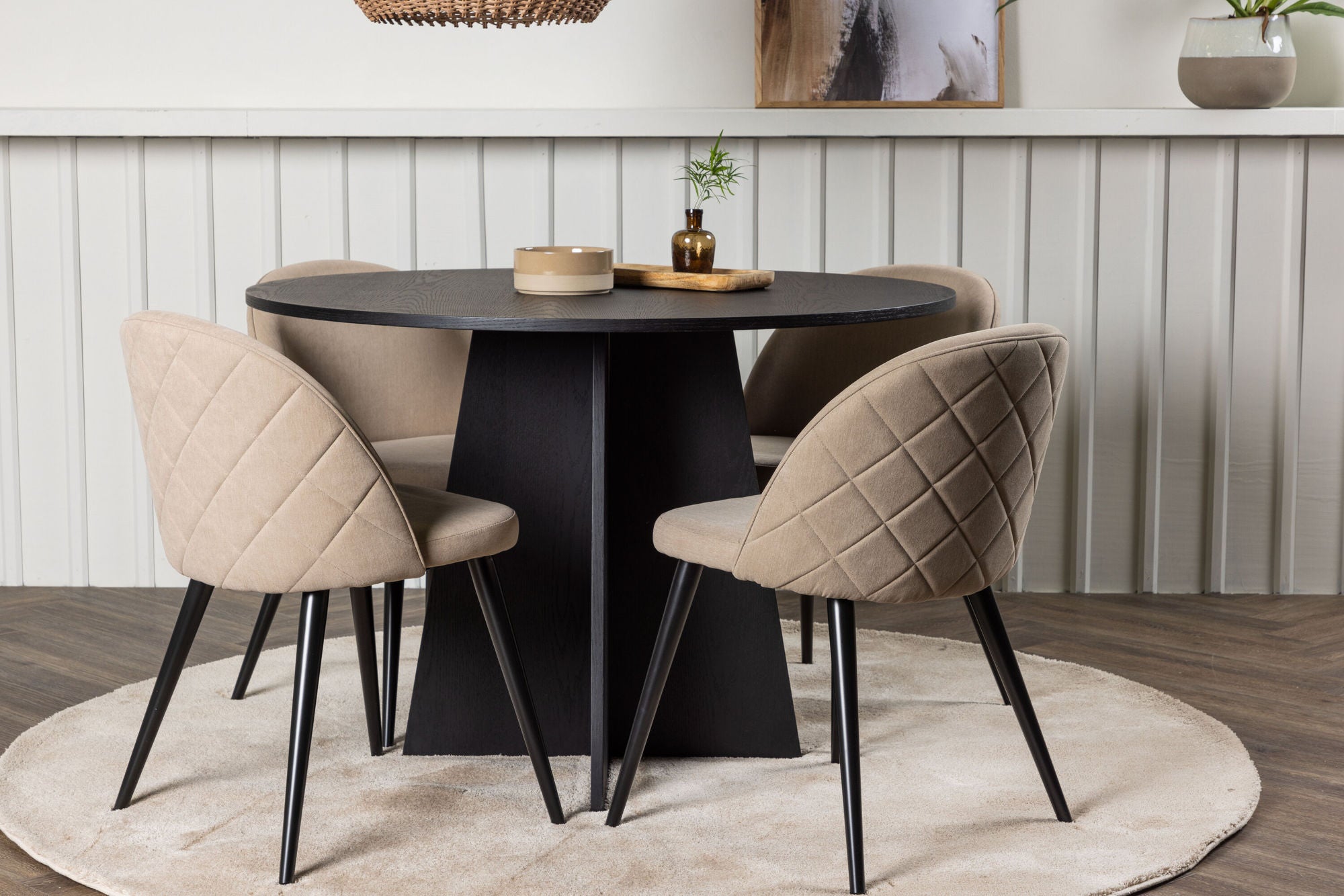 Venture Home Bootcut rund spisebord - Black / Black Fanéer +Velvet Stitches stol - Black / Beige Fabric (Polyester linen ) _4