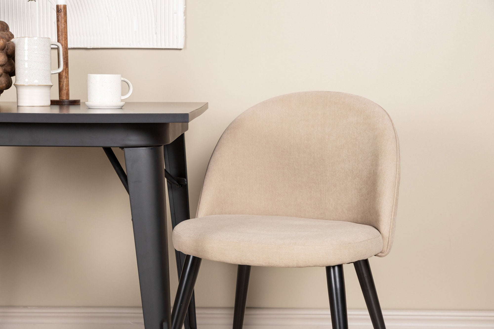 Venture Home Tempe spisebord - Black / Black MDF +Velvet Stitches stol - Black / Beige Fabric (Polyester linen ) _2
