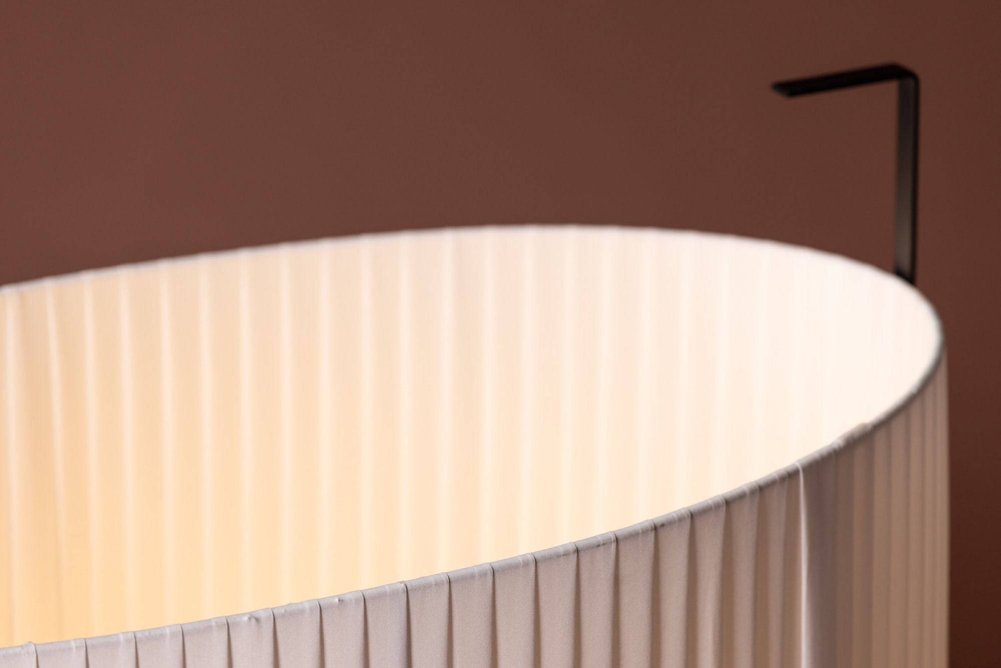 Venture Home Rennes - Large Floor lampe - Black / White fabric