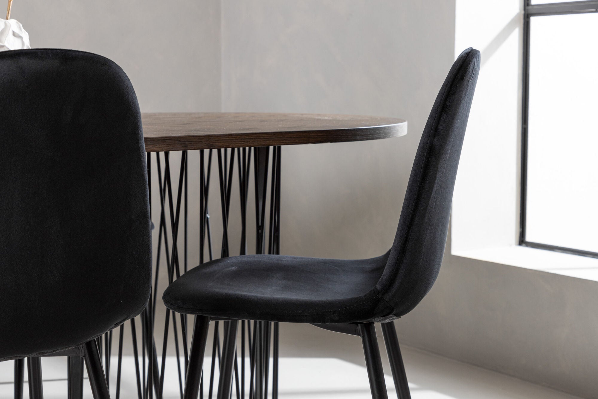 Venture Home Stone oval spisebord - Black / Mocca Veneer +Polar Spisebordsstol - Black legs / Black Velvet _6