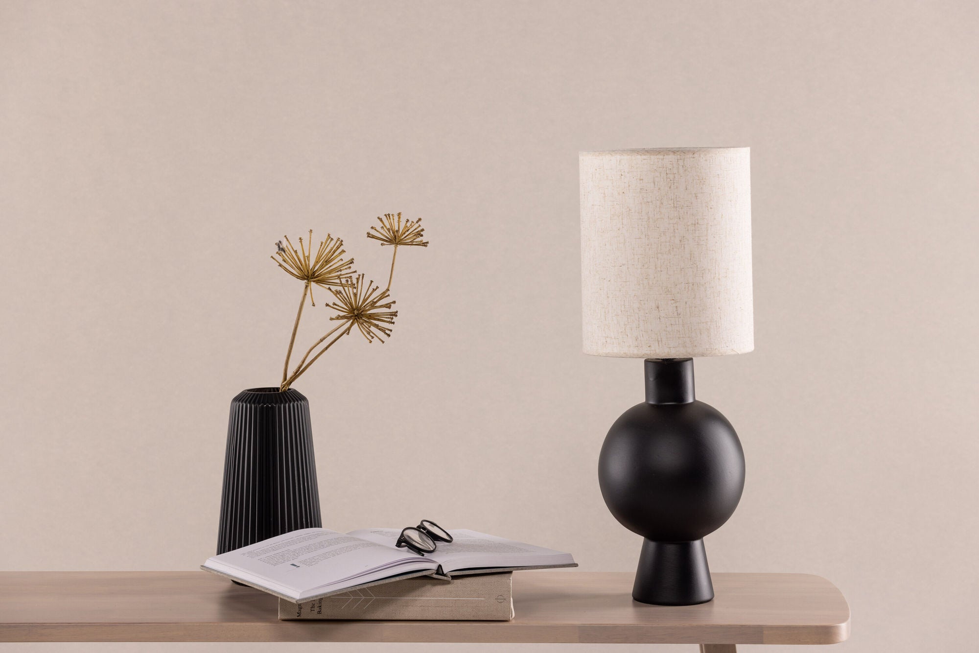Vind Mysterna bord lampe - Black / Fabric Beige
