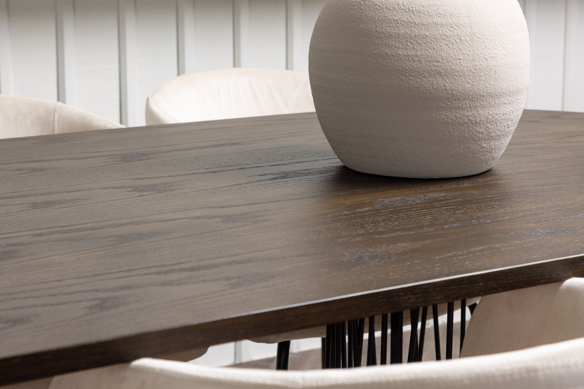 Venture Home Stone oval spisebord - Black / Mocca Veneer +Berit stol - Black / Beige Velvet _6