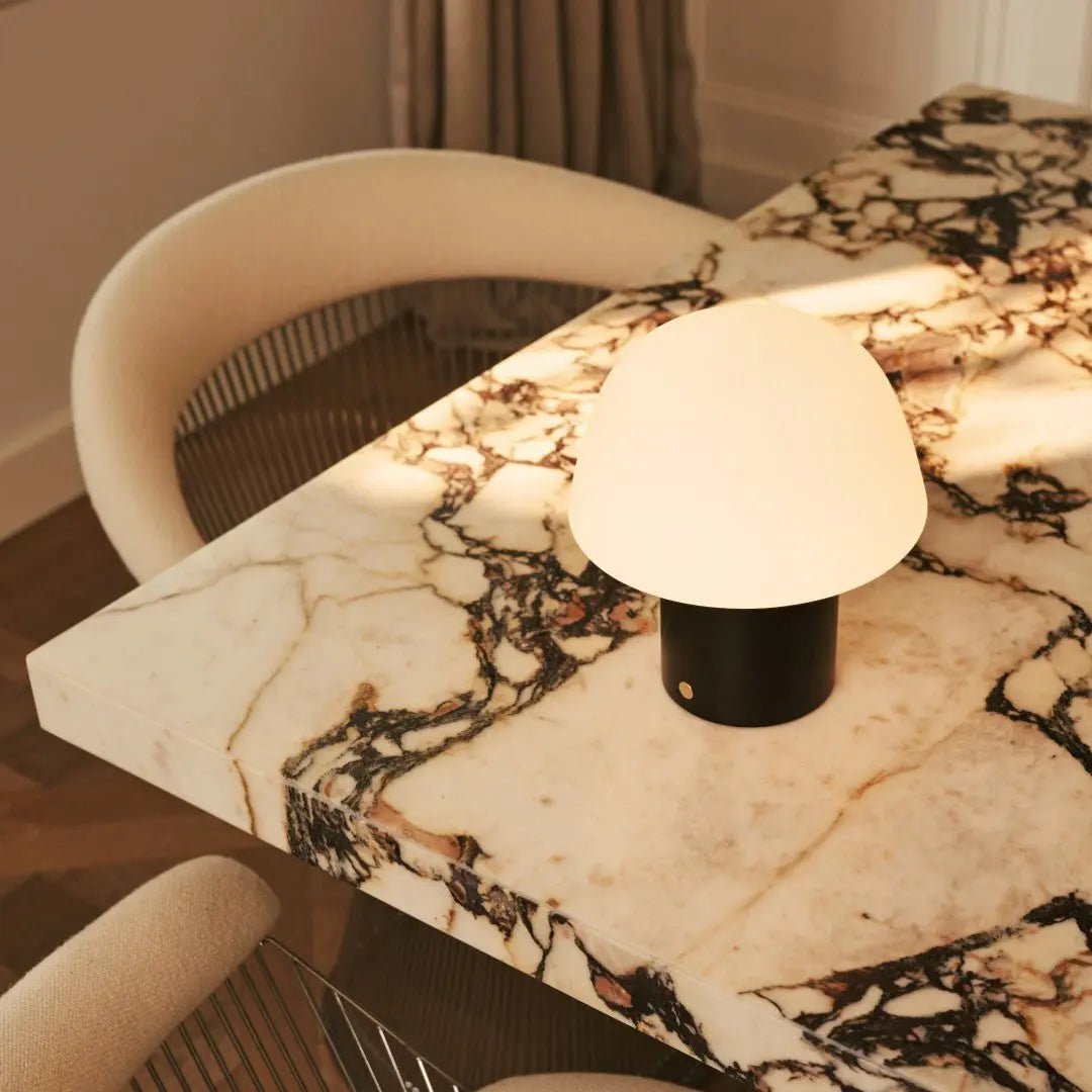 Yannick Black genopladelig bordlampe