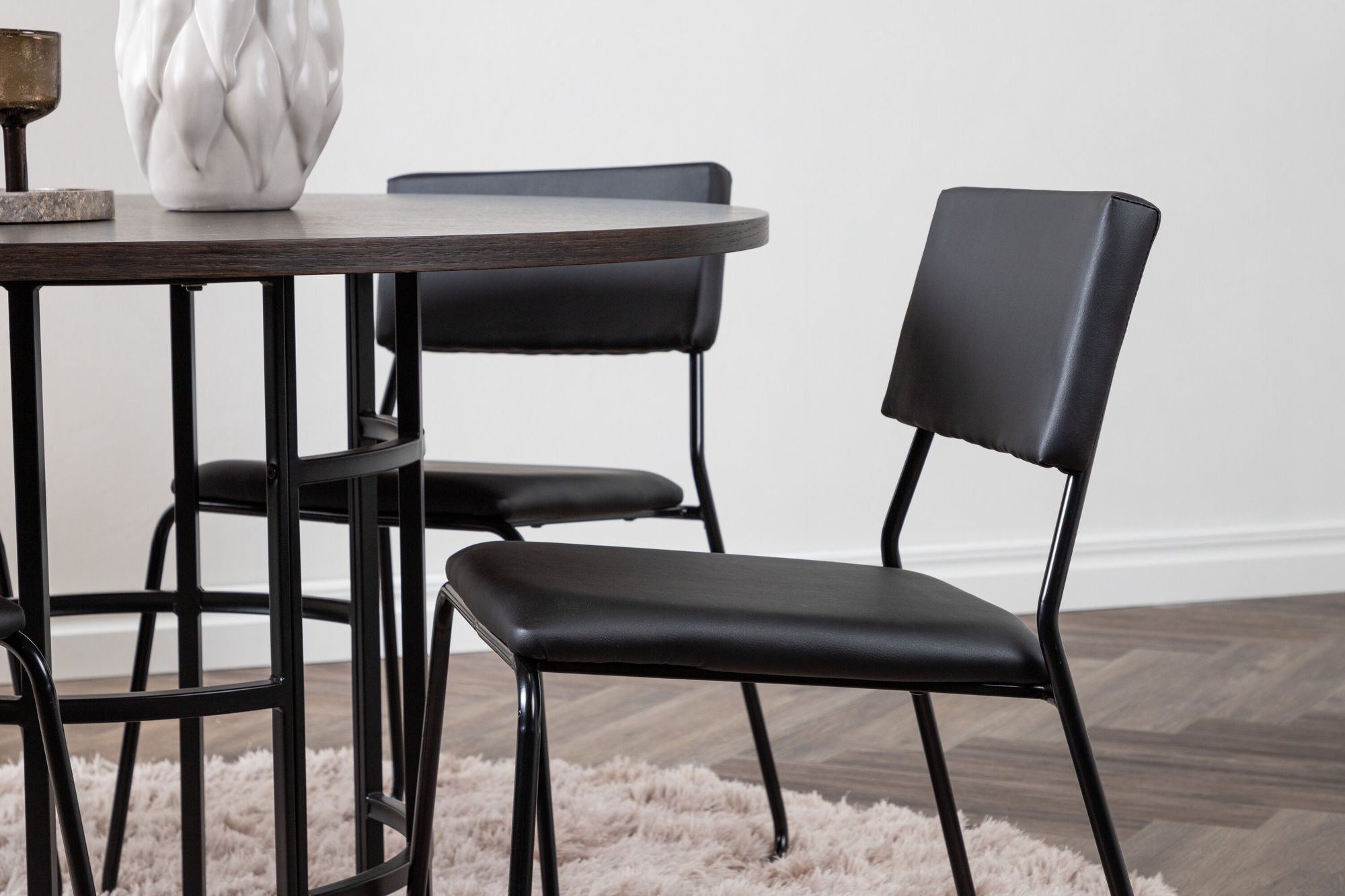 Venture Home Copenhagen spisebord - Black / Mocca Veneer +Kenth stol - Black / Black PU _4