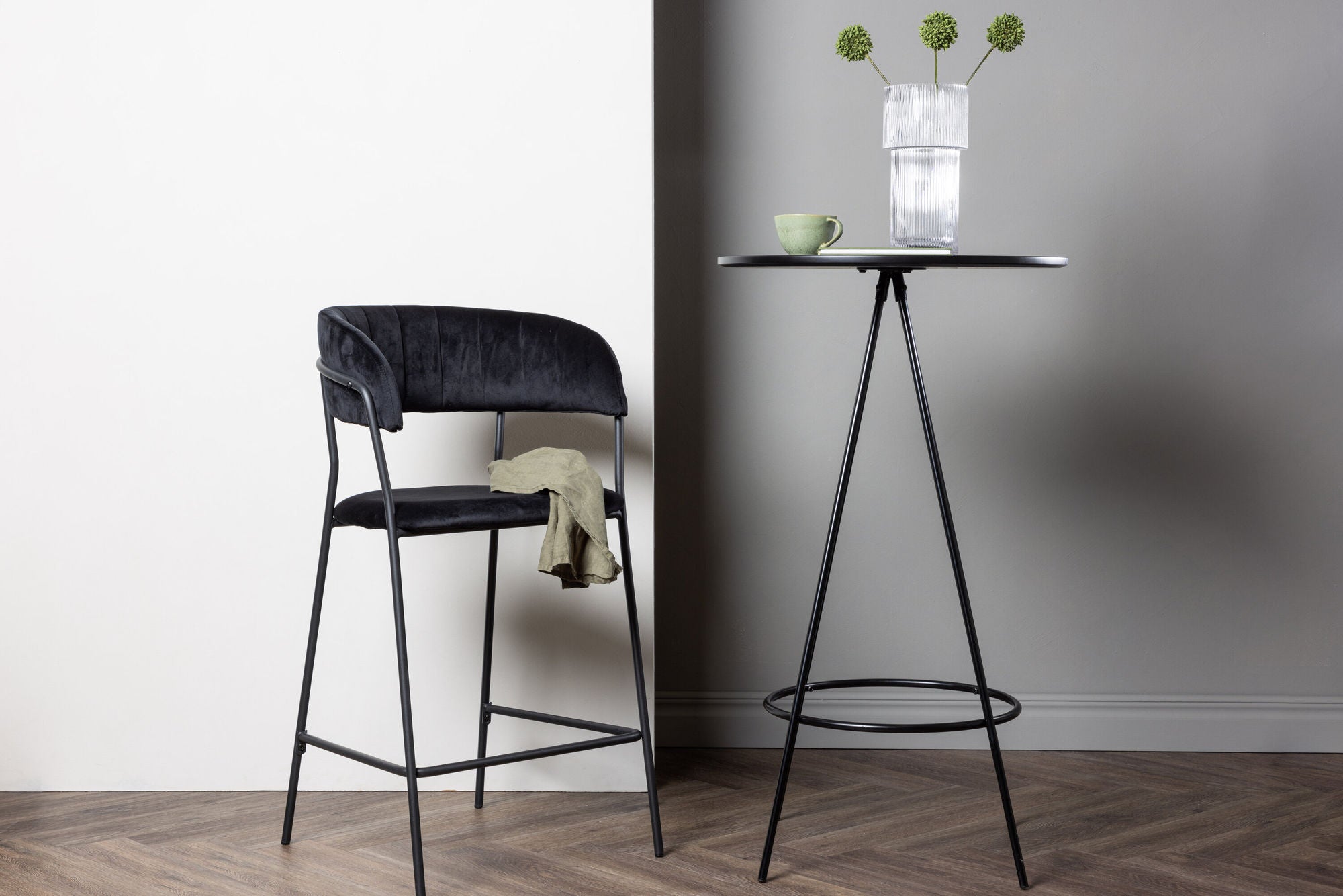 Venture Home Bistro Bar bord φ60 - Black / MDF with veneer