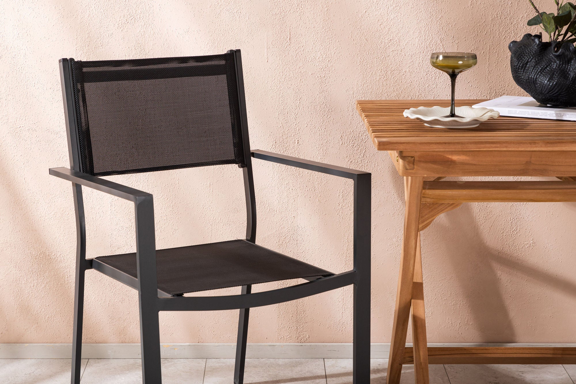 Venture Home Ghana - Folding bord- Natural - Teak - 70*70cm _1+ Copacabana Stacking stol - Black/Black _2