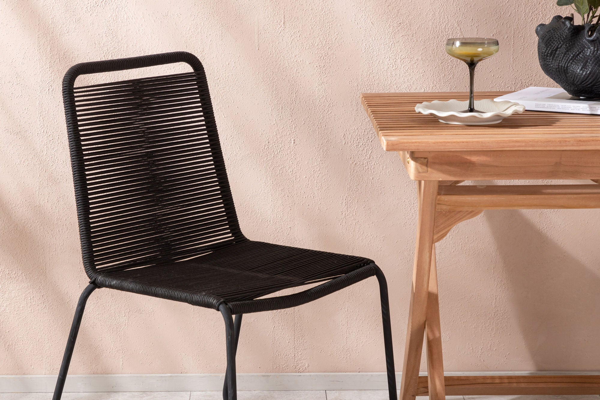 Venture Home Ghana - Folding bord- Natural - Teak - 70*70cm _1+ Lindos Stacking stol - Black Alu / Black Rope _2