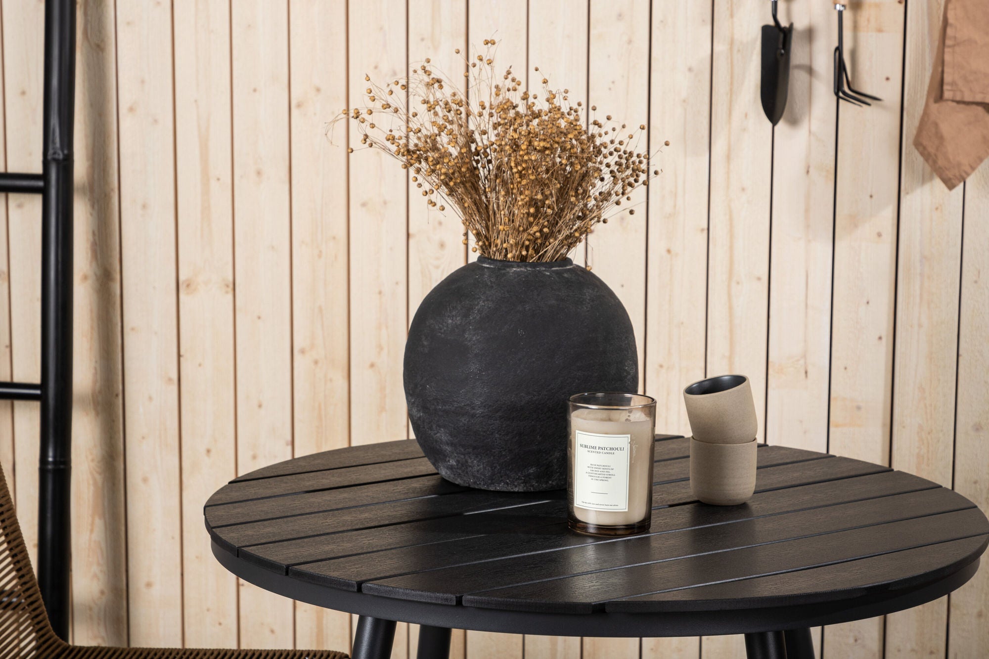 Venture Home Break - spisebord rund- Black / Black - Alu / Aintwood - 90ø _1+ Lindos Stacking stol - Black Alu / Latte Rope _2