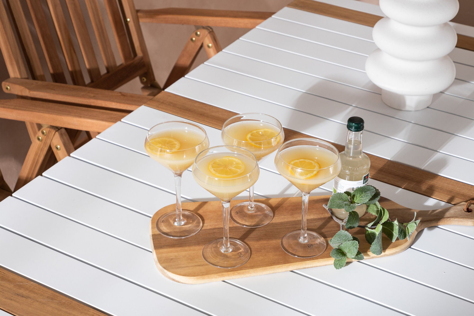 Venture Home Togo - spisebord- White / Teak - Allu / Teak - 150*100 _1+ Kenya 5-position Folding stol - Teak _4