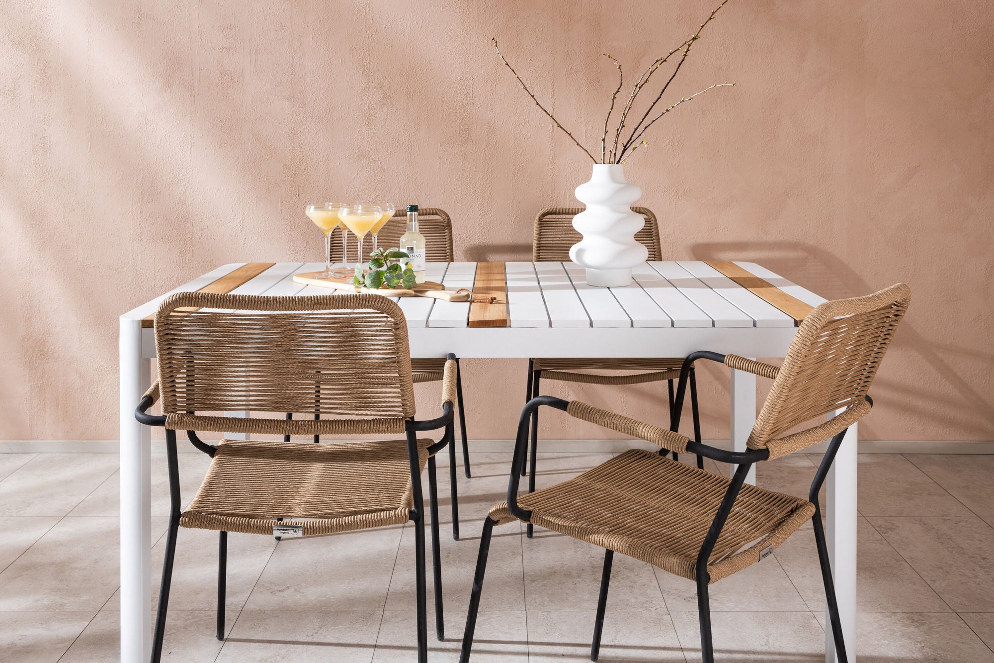 Venture Home Togo - spisebord- White / Teak - Allu / Teak - 150*100 _1+ Lindos - Armchair - Black Alu / Latte Rope _4
