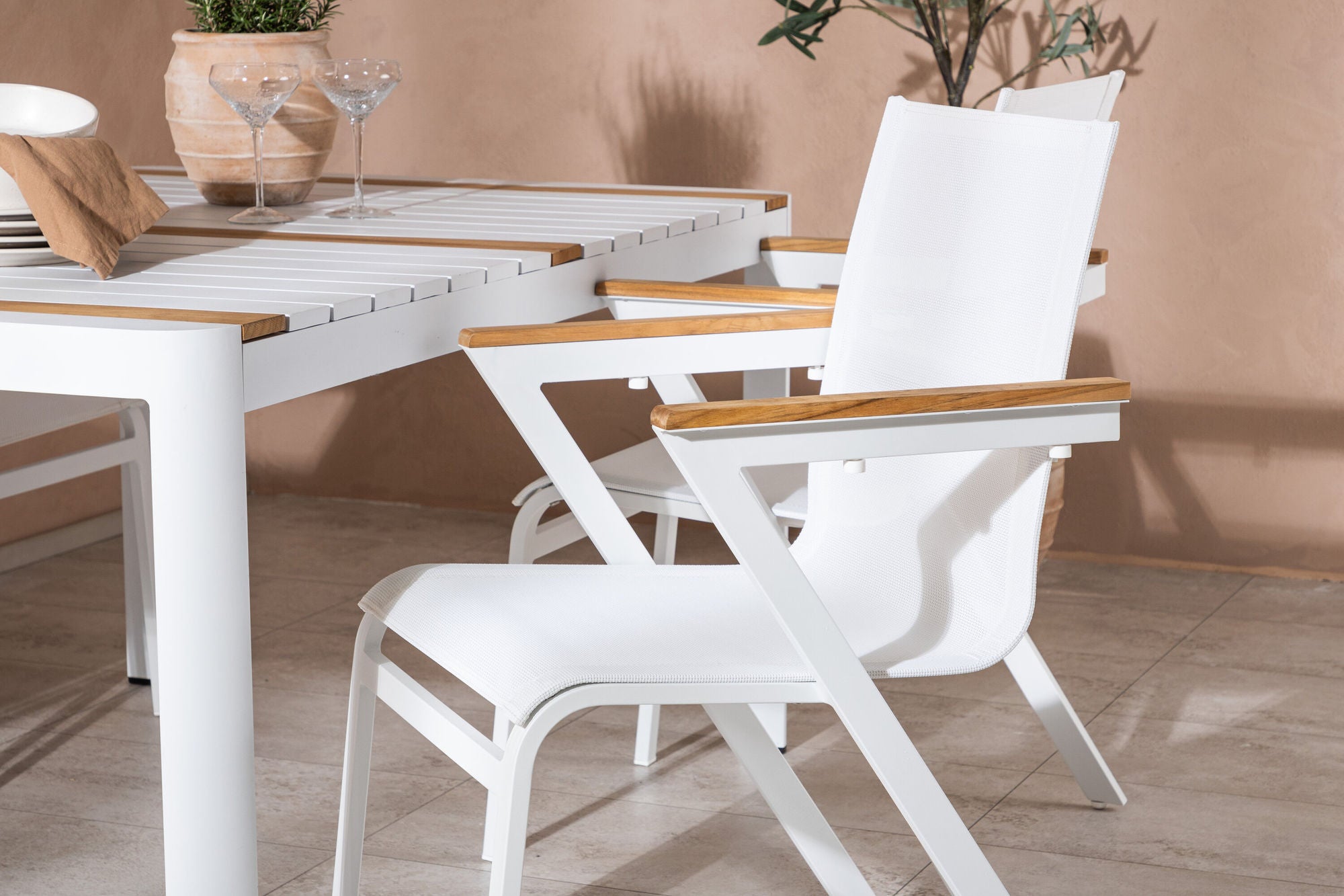 Venture Home Togo - spisebord- White / Teak - Allu / Teak - 150*100 _1+ Mexico stol - White/Teak _4