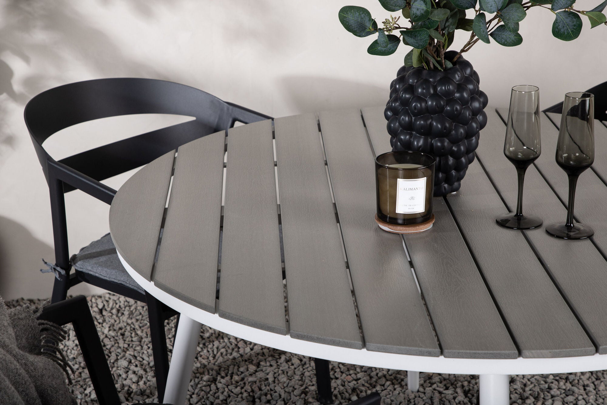 Venture Home Break - spisebord rund- White / Grey - Alu / Aintwood - 120ø _1+ Slit - Spisebordsstol inc Cushion- Black /Grey - Aluminium - _4