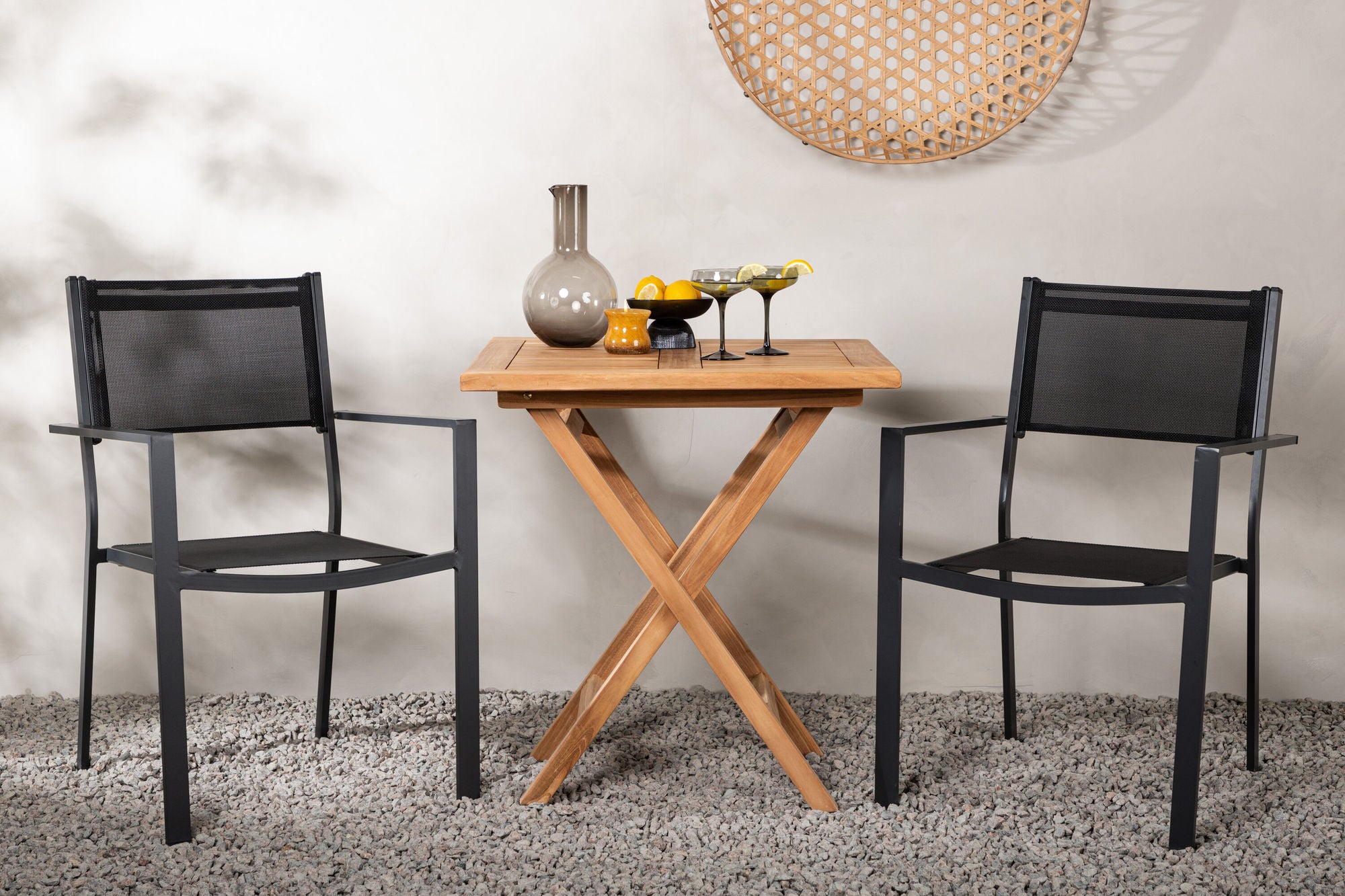 Venture Home Kenya - Folding bord- Natural - Teak - 70*70cm _1+ Copacabana Stacking stol - Black/Black _2