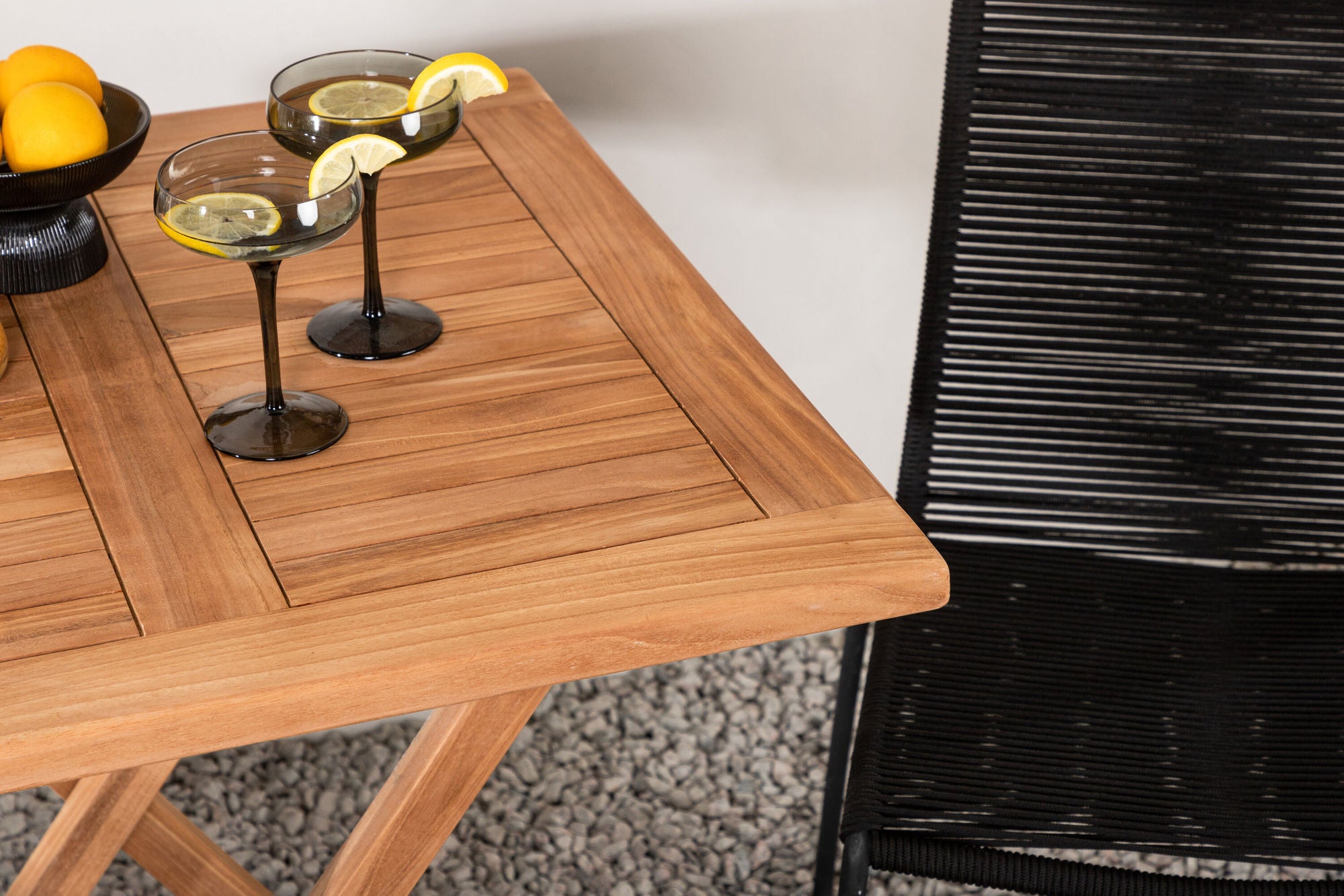 Venture Home Kenya - Folding bord- Natural - Teak - 70*70cm _1+ Lindos Stacking stol - Black Alu / Black Rope _2