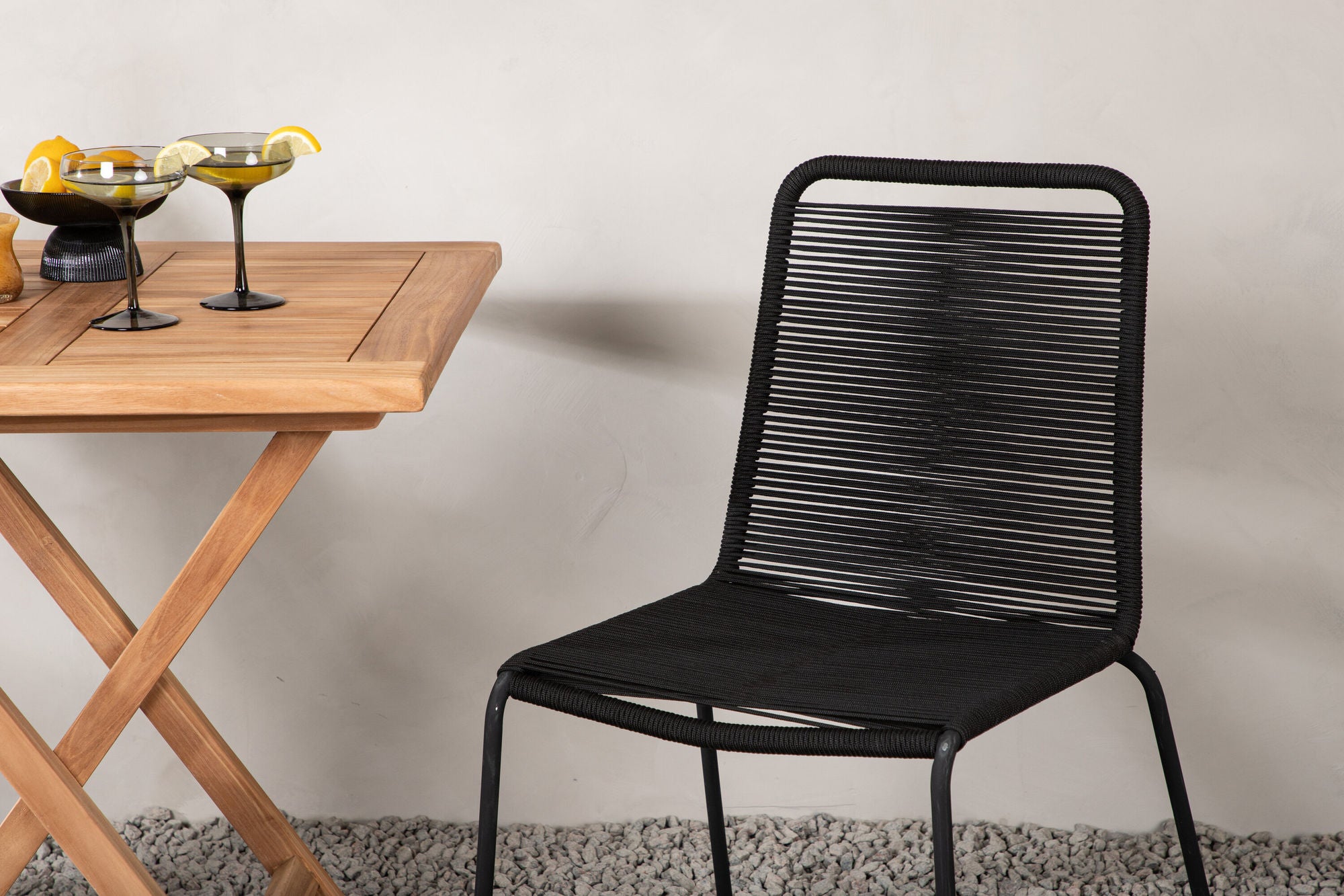 Venture Home Kenya - Folding bord- Natural - Teak - 70*70cm _1+ Lindos Stacking stol - Black Alu / Black Rope _2