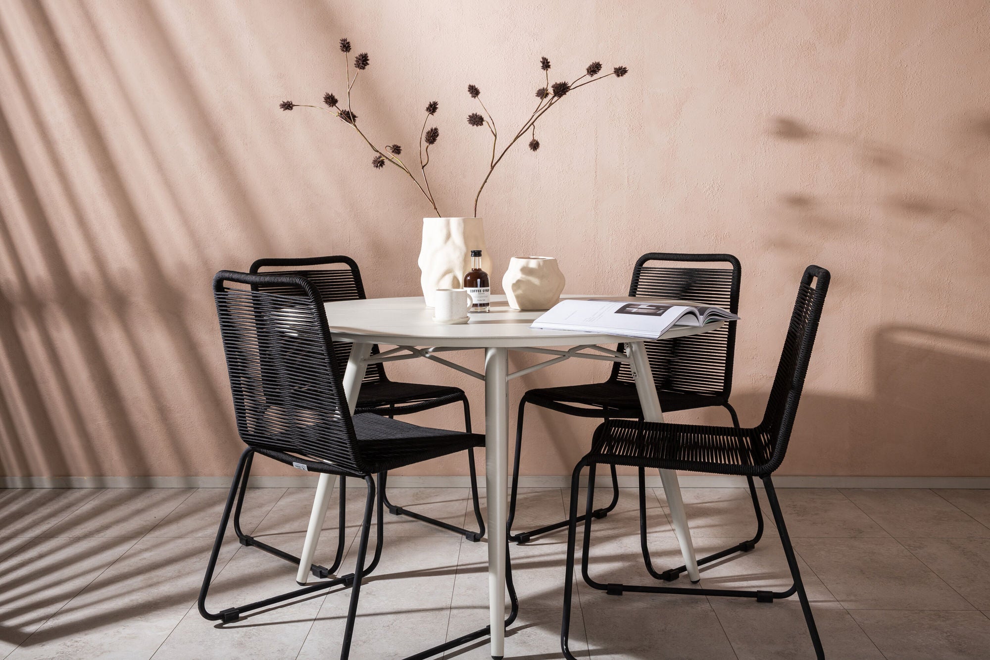 Venture Home Lina spisebord - Beige - rund 120 cm _1+ Lindos Stacking stol - Black Alu / Black Rope _4