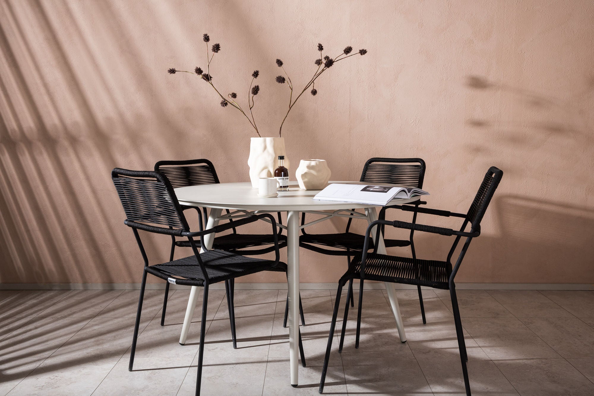 Venture Home Lina spisebord - Beige - rund 120 cm _1+ Lindos Armchair - Black Alu / Black Rope _4